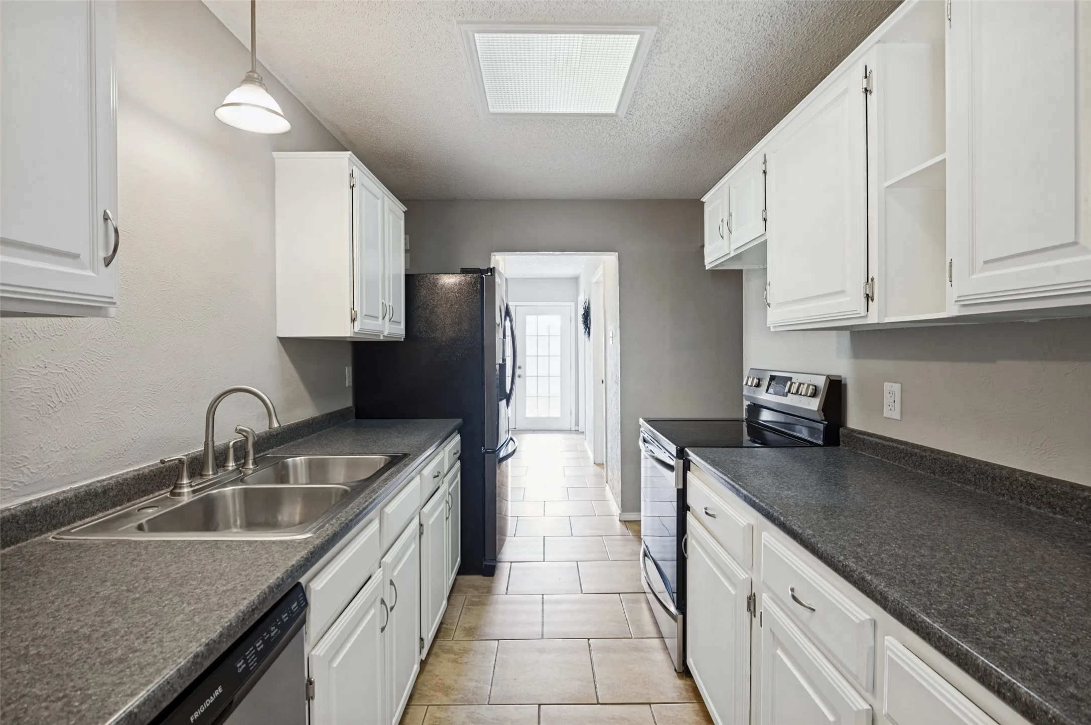Single Family Residence For Sale in Denton County , 1730 Glencairn Lane, Lewisville, Texas 75067, 3 Bedroom, 2 Bathroom, 2 Garage spaces, 1,634 Sqft, built in 1984, mls#21382850, Real Estate Agent in Lewisville, Homes For Sale in Denton county, Homes For Sale in Lewisville, Realtor in Lewisville Texas, Real Estate Brokerage Independent Realty Texas, Luminita Cordes Realtor