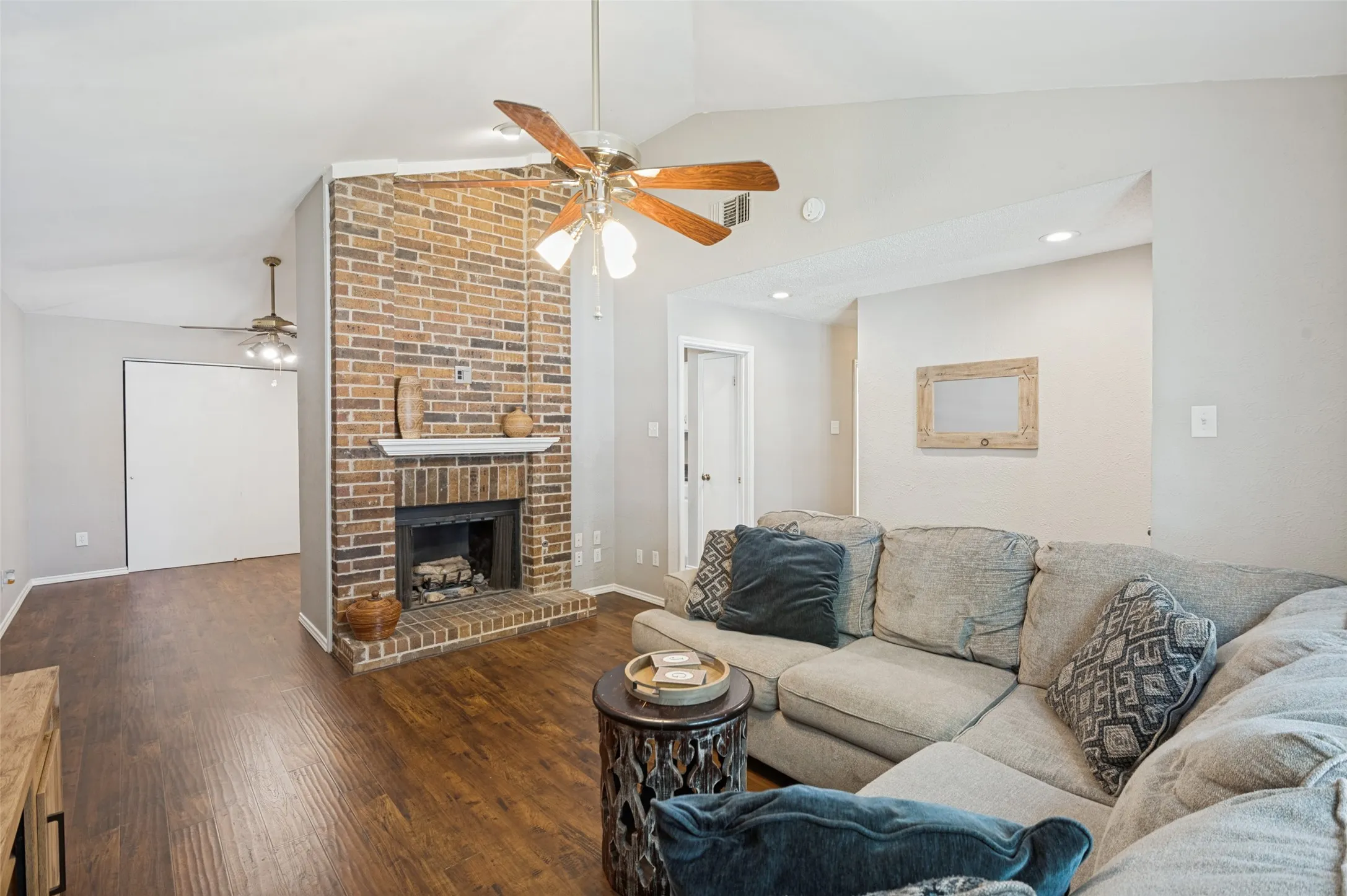 Single Family Residence For Sale in Denton County , 1730 Glencairn Lane, Lewisville, Texas 75067, 3 Bedroom, 2 Bathroom, 2 Garage spaces, 1,634 Sqft, built in 1984, mls#21382850, Real Estate Agent in Lewisville, Homes For Sale in Denton county, Homes For Sale in Lewisville, Realtor in Lewisville Texas, Real Estate Brokerage Independent Realty Texas, Luminita Cordes Realtor