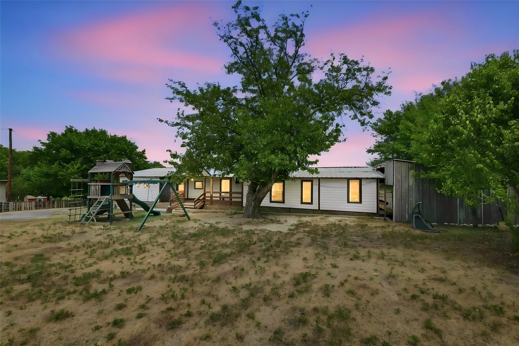 Mobile Home For Sale in Ellis County , 2008 Highridge Lane, Midlothian, Texas 76065, 3 Bedroom, 2 Bathroom, Garage spaces, 1,464 Sqft, built in 1981, mls#21382200, Real Estate Agent in Midlothian, Homes For Sale in Ellis county, Homes For Sale in Midlothian, Realtor in Midlothian Texas, Real Estate Brokerage Independent Realty Texas, Luminita Cordes Realtor