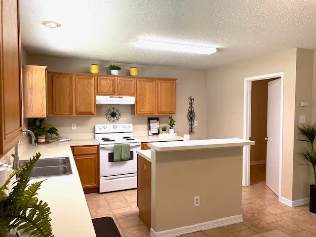 Single Family Residence For Rent in Tarrant County , 372 Marsha Street, Saginaw, Texas 76179, 4 Bedroom, 3 Bathroom, 2 Garage spaces, 2,419 Sqft, built in 2000, mls#21382887, Real Estate Agent in Saginaw, Homes For Rent in Tarrant county, Homes For Rent in Saginaw, Realtor in Saginaw Texas, Real Estate Brokerage Independent Realty Texas, Luminita Cordes Realtor