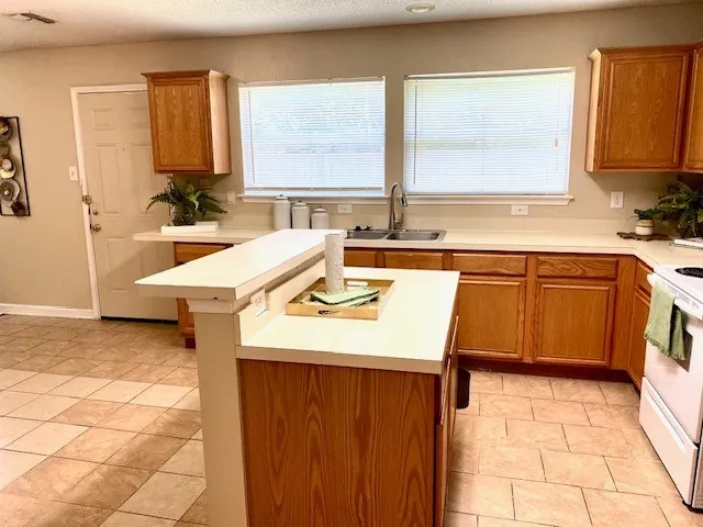 Single Family Residence For Rent in Tarrant County , 372 Marsha Street, Saginaw, Texas 76179, 4 Bedroom, 3 Bathroom, 2 Garage spaces, 2,419 Sqft, built in 2000, mls#21382887, Real Estate Agent in Saginaw, Homes For Rent in Tarrant county, Homes For Rent in Saginaw, Realtor in Saginaw Texas, Real Estate Brokerage Independent Realty Texas, Luminita Cordes Realtor