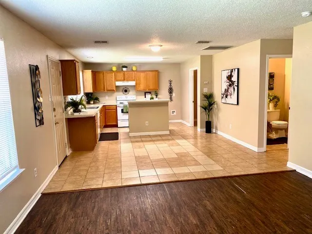 Single Family Residence For Rent in Tarrant County , 372 Marsha Street, Saginaw, Texas 76179, 4 Bedroom, 3 Bathroom, 2 Garage spaces, 2,419 Sqft, built in 2000, mls#21382887, Real Estate Agent in Saginaw, Homes For Rent in Tarrant county, Homes For Rent in Saginaw, Realtor in Saginaw Texas, Real Estate Brokerage Independent Realty Texas, Luminita Cordes Realtor