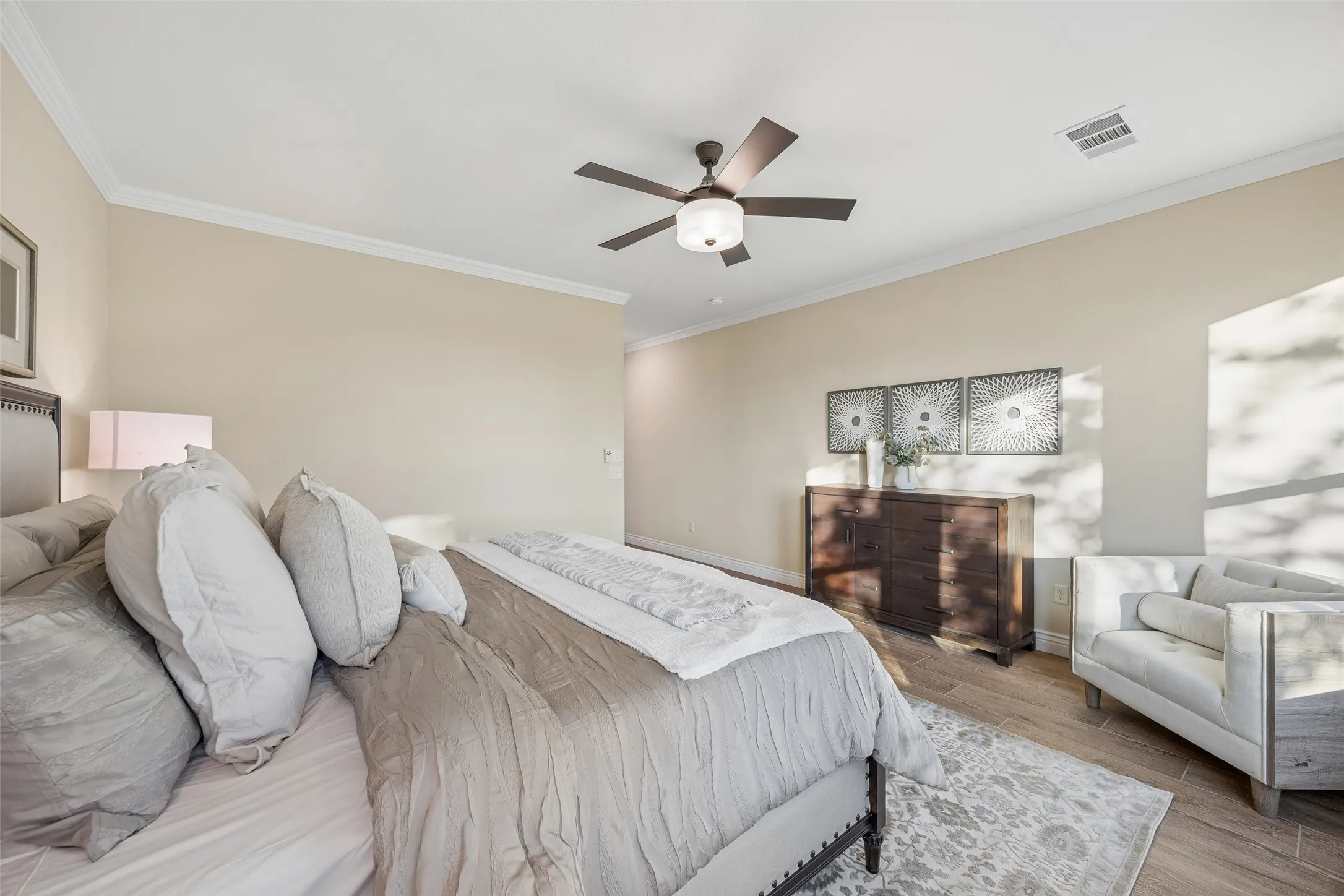 Single Family Residence For Sale in Denton County , 11901 Southerland Drive, Denton, Texas 76207, 2 Bedroom, 4 Bathroom, 3 Garage spaces, 2,890 Sqft, built in 2015, mls#21382083, Real Estate Agent in Denton, Homes For Sale in Denton county, Homes For Sale in Denton, Realtor in Denton Texas, Real Estate Brokerage Independent Realty Texas, Luminita Cordes Realtor
