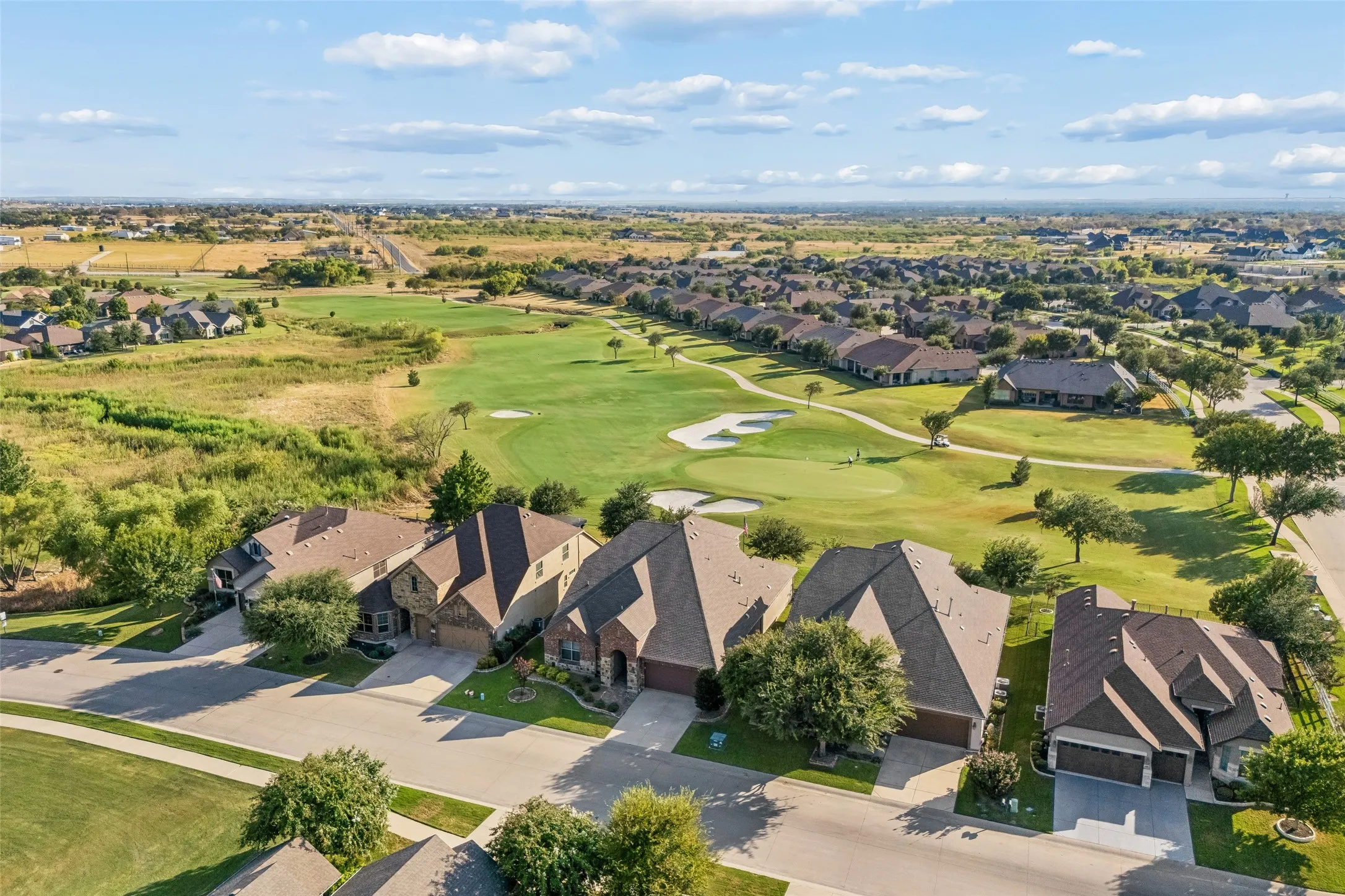Single Family Residence For Sale in Denton County , 11901 Southerland Drive, Denton, Texas 76207, 2 Bedroom, 4 Bathroom, 3 Garage spaces, 2,890 Sqft, built in 2015, mls#21382083, Real Estate Agent in Denton, Homes For Sale in Denton county, Homes For Sale in Denton, Realtor in Denton Texas, Real Estate Brokerage Independent Realty Texas, Luminita Cordes Realtor