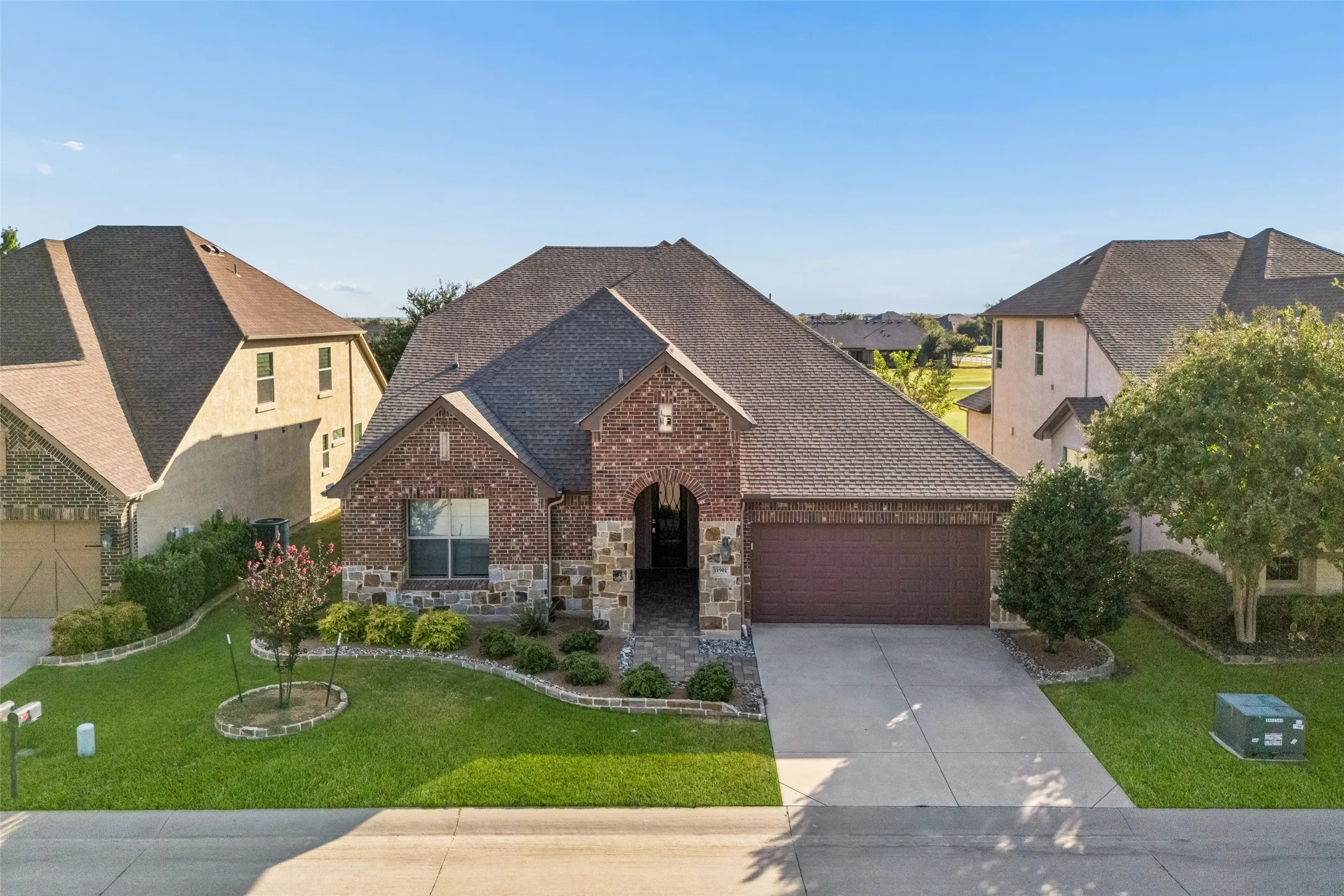 Single Family Residence For Sale in Denton County , 11901 Southerland Drive, Denton, Texas 76207, 2 Bedroom, 4 Bathroom, 3 Garage spaces, 2,890 Sqft, built in 2015, mls#21382083, Real Estate Agent in Denton, Homes For Sale in Denton county, Homes For Sale in Denton, Realtor in Denton Texas, Real Estate Brokerage Independent Realty Texas, Luminita Cordes Realtor
