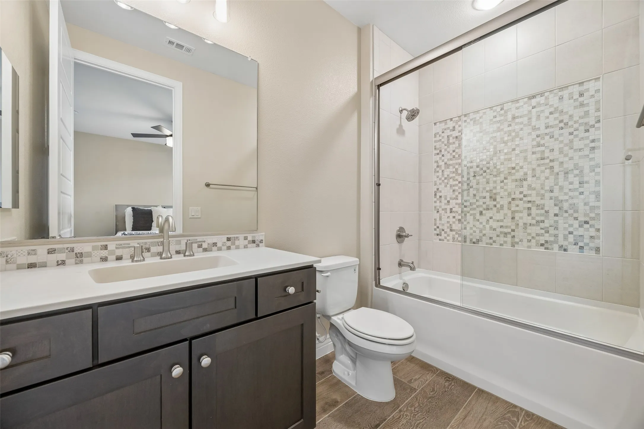 Single Family Residence For Sale in Denton County , 11901 Southerland Drive, Denton, Texas 76207, 2 Bedroom, 4 Bathroom, 3 Garage spaces, 2,890 Sqft, built in 2015, mls#21382083, Real Estate Agent in Denton, Homes For Sale in Denton county, Homes For Sale in Denton, Realtor in Denton Texas, Real Estate Brokerage Independent Realty Texas, Luminita Cordes Realtor