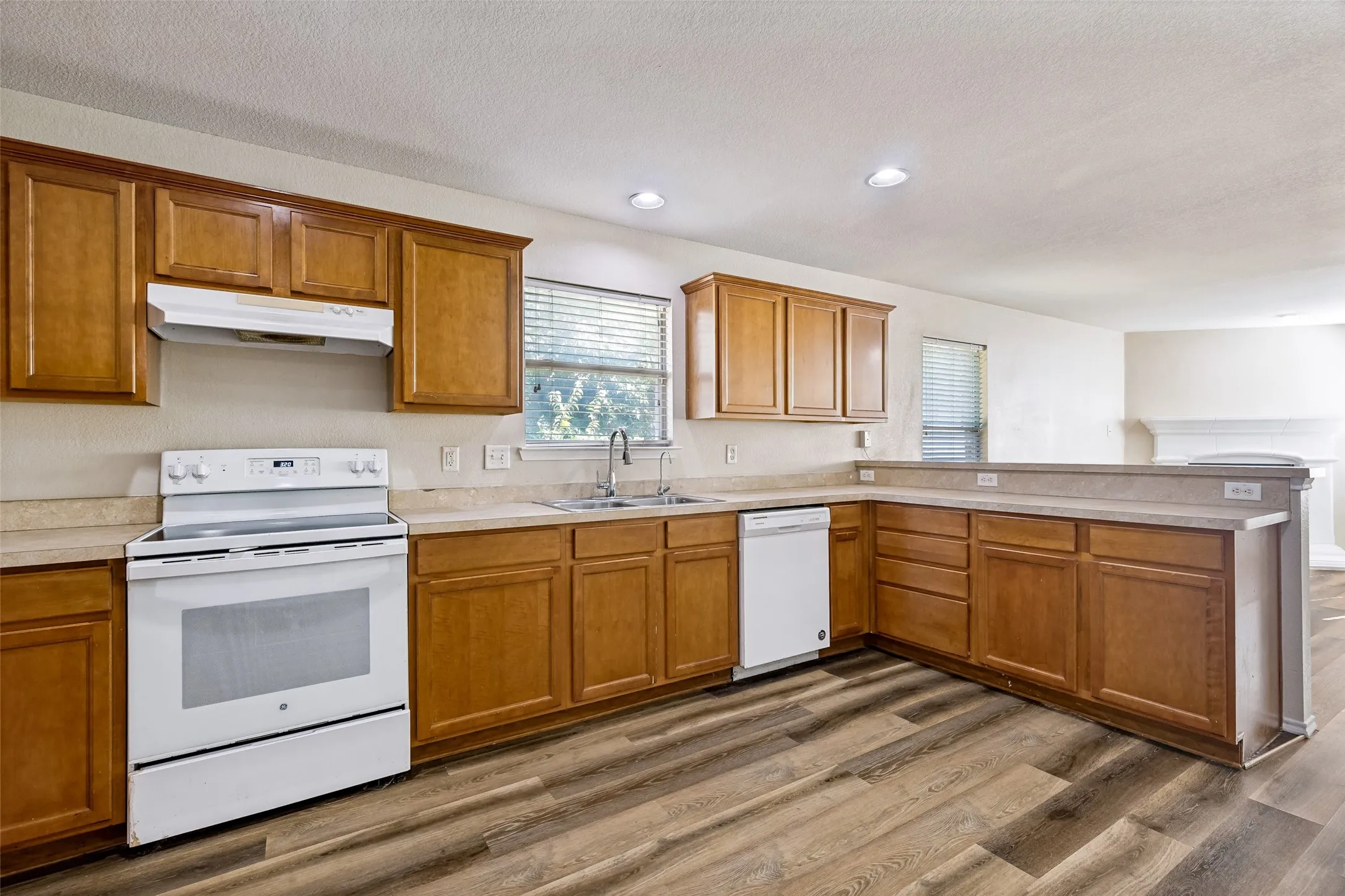 Single Family Residence For Sale in Tarrant County , 10417 Winding Passage Way, Fort Worth, Texas 76131, 4 Bedroom, 2 Bathroom, 2 Garage spaces, 1,984 Sqft, built in 2006, mls#21382698, Real Estate Agent in Fort Worth, Homes For Sale in Tarrant county, Homes For Sale in Fort Worth, Realtor in Fort Worth Texas, Real Estate Brokerage Independent Realty Texas, Luminita Cordes Realtor