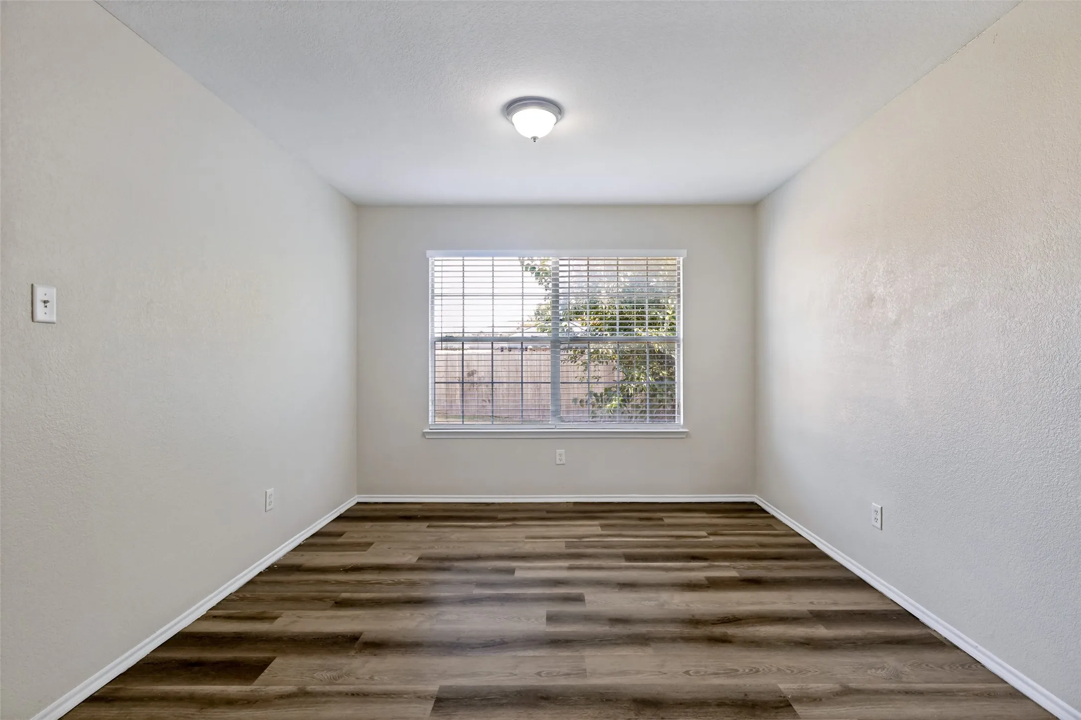 Single Family Residence For Sale in Tarrant County , 10417 Winding Passage Way, Fort Worth, Texas 76131, 4 Bedroom, 2 Bathroom, 2 Garage spaces, 1,984 Sqft, built in 2006, mls#21382698, Real Estate Agent in Fort Worth, Homes For Sale in Tarrant county, Homes For Sale in Fort Worth, Realtor in Fort Worth Texas, Real Estate Brokerage Independent Realty Texas, Luminita Cordes Realtor