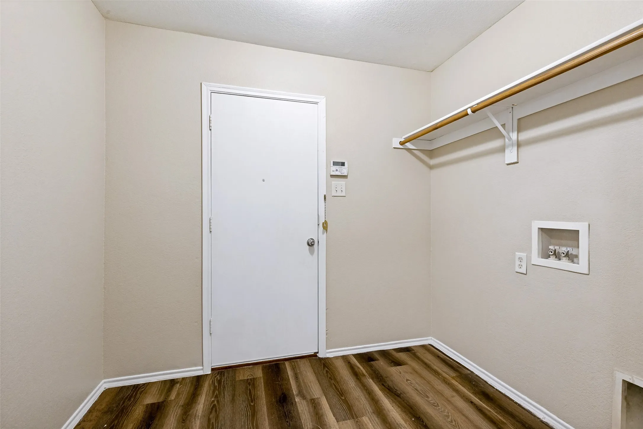 Single Family Residence For Sale in Tarrant County , 10417 Winding Passage Way, Fort Worth, Texas 76131, 4 Bedroom, 2 Bathroom, 2 Garage spaces, 1,984 Sqft, built in 2006, mls#21382698, Real Estate Agent in Fort Worth, Homes For Sale in Tarrant county, Homes For Sale in Fort Worth, Realtor in Fort Worth Texas, Real Estate Brokerage Independent Realty Texas, Luminita Cordes Realtor