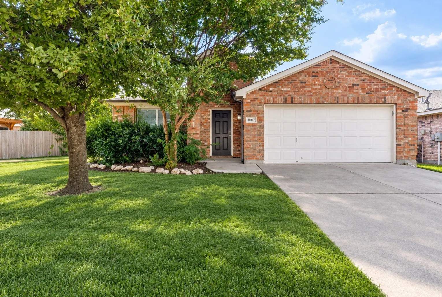 Single Family Residence For Sale in Tarrant County , 10417 Winding Passage Way, Fort Worth, Texas 76131, 4 Bedroom, 2 Bathroom, 2 Garage spaces, 1,984 Sqft, built in 2006, mls#21382698, Real Estate Agent in Fort Worth, Homes For Sale in Tarrant county, Homes For Sale in Fort Worth, Realtor in Fort Worth Texas, Real Estate Brokerage Independent Realty Texas, Luminita Cordes Realtor