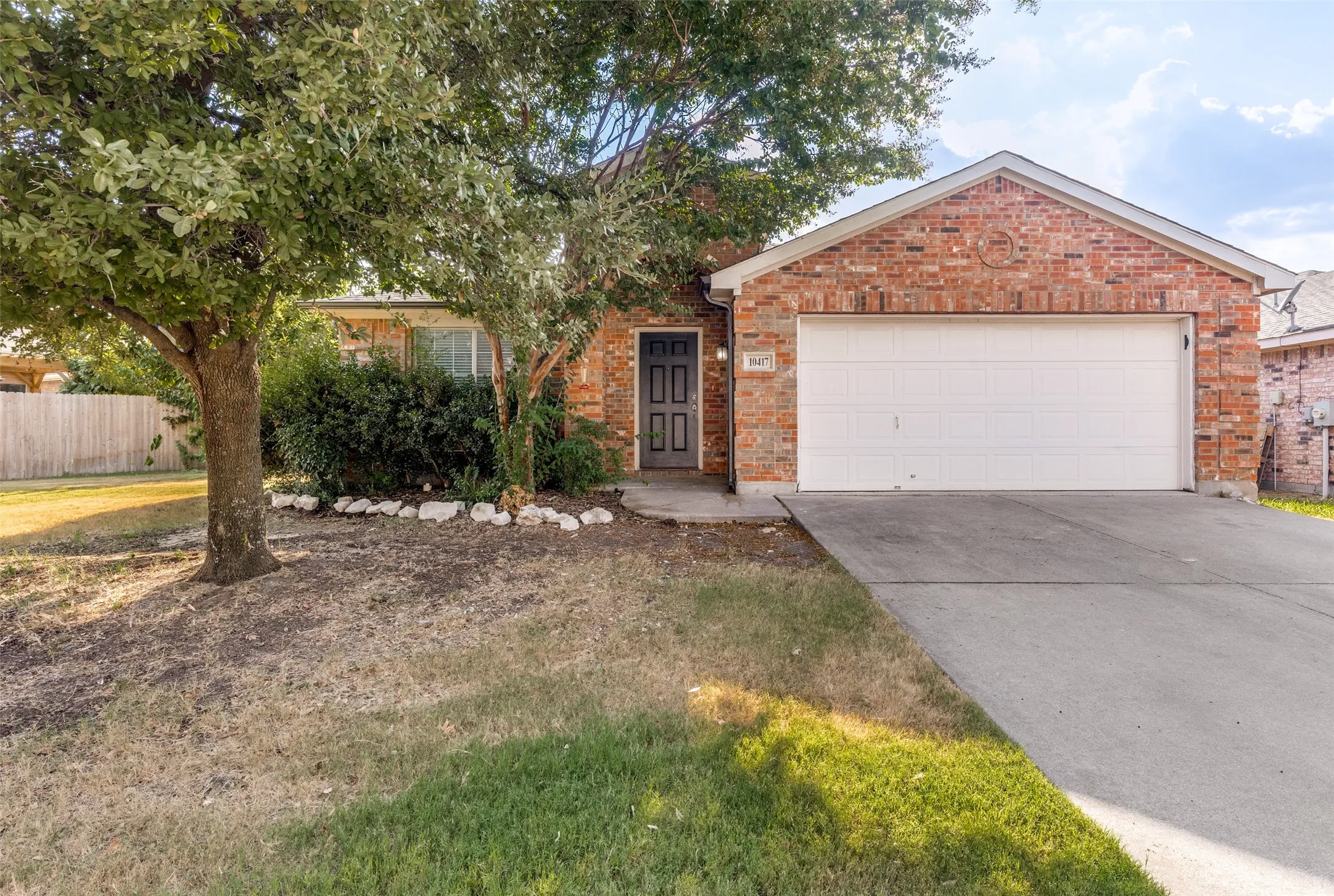 Single Family Residence For Sale in Tarrant County , 10417 Winding Passage Way, Fort Worth, Texas 76131, 4 Bedroom, 2 Bathroom, 2 Garage spaces, 1,984 Sqft, built in 2006, mls#21382698, Real Estate Agent in Fort Worth, Homes For Sale in Tarrant county, Homes For Sale in Fort Worth, Realtor in Fort Worth Texas, Real Estate Brokerage Independent Realty Texas, Luminita Cordes Realtor