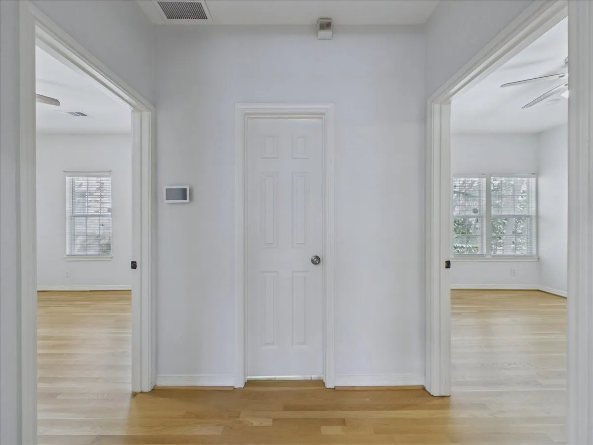 Single Family Residence For Sale in Dallas County , 6100 Victor Street, Dallas, Texas 75214, 4 Bedroom, 2 Bathroom, Garage spaces, 1,752 Sqft, built in 1916, mls#21378346, Real Estate Agent in Dallas, Homes For Sale in Dallas county, Homes For Sale in Dallas, Realtor in Dallas Texas, Real Estate Brokerage Independent Realty Texas, Luminita Cordes Realtor