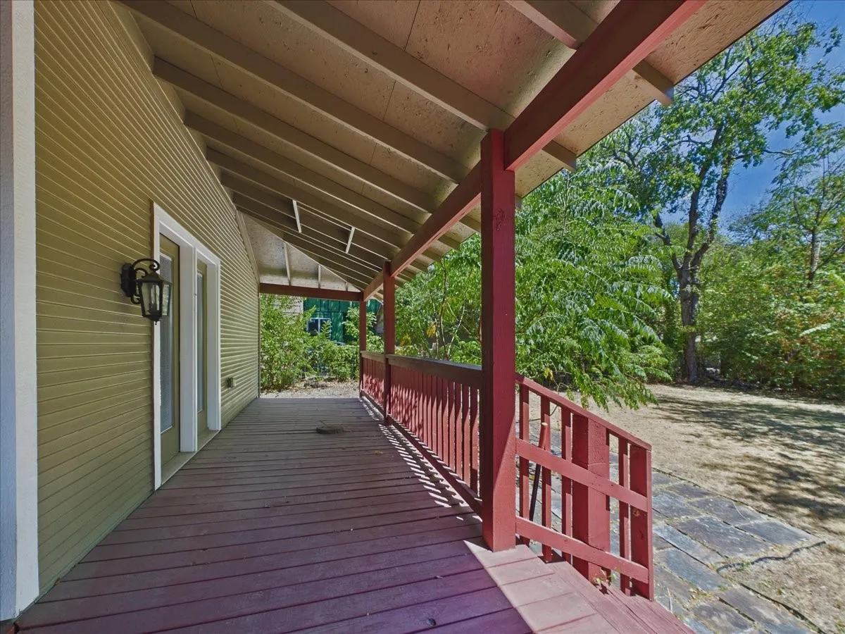 Single Family Residence For Sale in Dallas County , 6100 Victor Street, Dallas, Texas 75214, 4 Bedroom, 2 Bathroom, Garage spaces, 1,752 Sqft, built in 1916, mls#21378346, Real Estate Agent in Dallas, Homes For Sale in Dallas county, Homes For Sale in Dallas, Realtor in Dallas Texas, Real Estate Brokerage Independent Realty Texas, Luminita Cordes Realtor