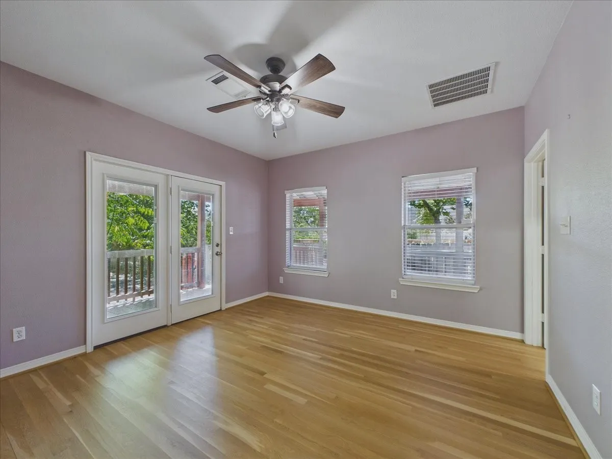 Single Family Residence For Sale in Dallas County , 6100 Victor Street, Dallas, Texas 75214, 4 Bedroom, 2 Bathroom, Garage spaces, 1,752 Sqft, built in 1916, mls#21378346, Real Estate Agent in Dallas, Homes For Sale in Dallas county, Homes For Sale in Dallas, Realtor in Dallas Texas, Real Estate Brokerage Independent Realty Texas, Luminita Cordes Realtor