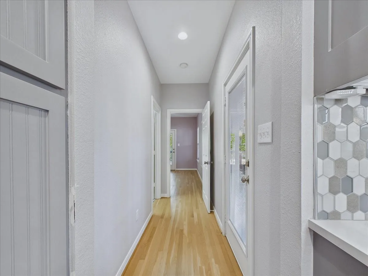 Single Family Residence For Sale in Dallas County , 6100 Victor Street, Dallas, Texas 75214, 4 Bedroom, 2 Bathroom, Garage spaces, 1,752 Sqft, built in 1916, mls#21378346, Real Estate Agent in Dallas, Homes For Sale in Dallas county, Homes For Sale in Dallas, Realtor in Dallas Texas, Real Estate Brokerage Independent Realty Texas, Luminita Cordes Realtor