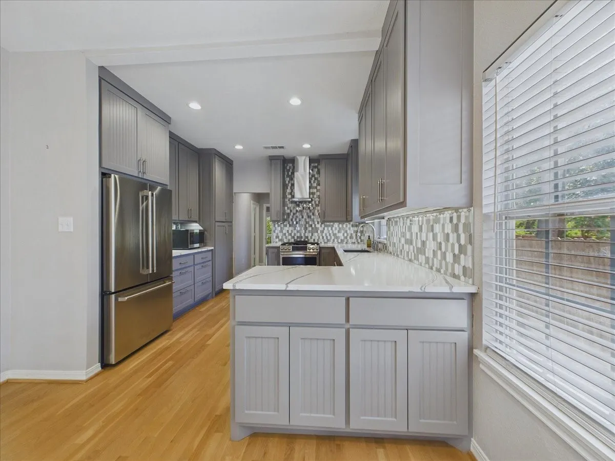 Single Family Residence For Sale in Dallas County , 6100 Victor Street, Dallas, Texas 75214, 4 Bedroom, 2 Bathroom, Garage spaces, 1,752 Sqft, built in 1916, mls#21378346, Real Estate Agent in Dallas, Homes For Sale in Dallas county, Homes For Sale in Dallas, Realtor in Dallas Texas, Real Estate Brokerage Independent Realty Texas, Luminita Cordes Realtor
