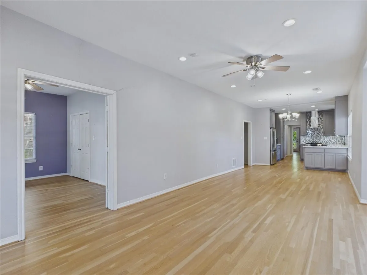 Single Family Residence For Sale in Dallas County , 6100 Victor Street, Dallas, Texas 75214, 4 Bedroom, 2 Bathroom, Garage spaces, 1,752 Sqft, built in 1916, mls#21378346, Real Estate Agent in Dallas, Homes For Sale in Dallas county, Homes For Sale in Dallas, Realtor in Dallas Texas, Real Estate Brokerage Independent Realty Texas, Luminita Cordes Realtor