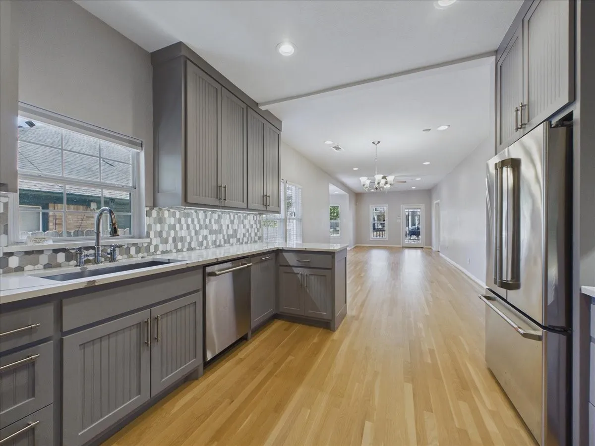 Single Family Residence For Sale in Dallas County , 6100 Victor Street, Dallas, Texas 75214, 4 Bedroom, 2 Bathroom, Garage spaces, 1,752 Sqft, built in 1916, mls#21378346, Real Estate Agent in Dallas, Homes For Sale in Dallas county, Homes For Sale in Dallas, Realtor in Dallas Texas, Real Estate Brokerage Independent Realty Texas, Luminita Cordes Realtor