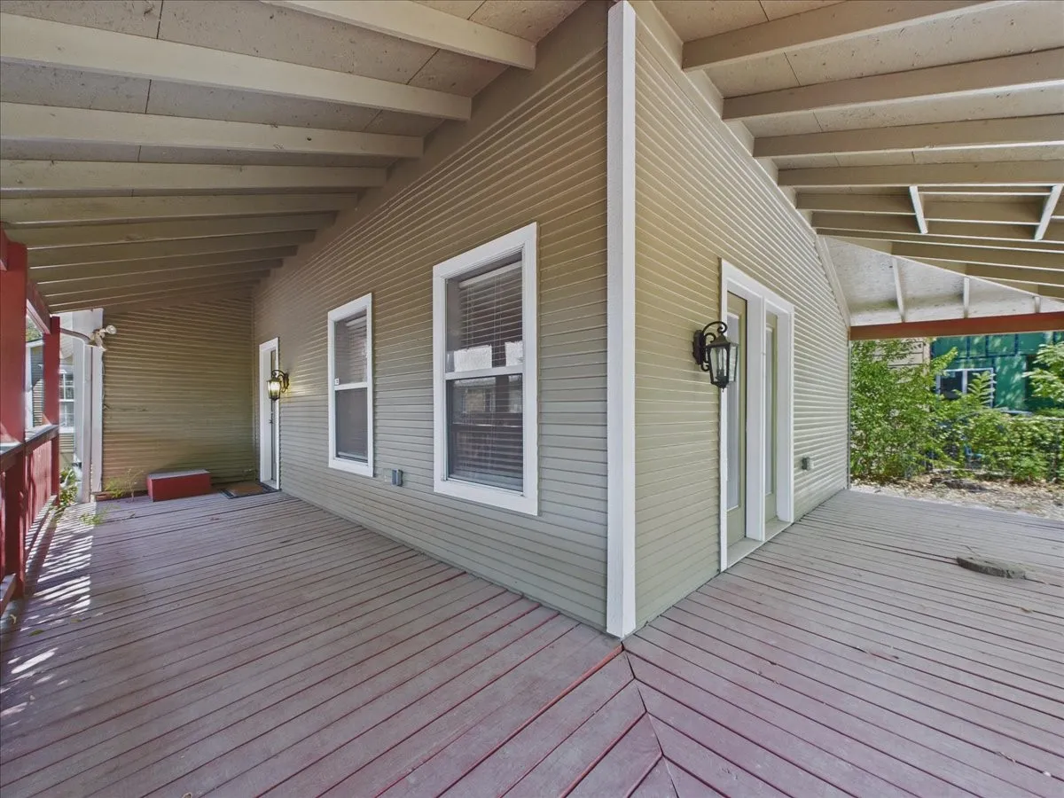 Single Family Residence For Sale in Dallas County , 6100 Victor Street, Dallas, Texas 75214, 4 Bedroom, 2 Bathroom, Garage spaces, 1,752 Sqft, built in 1916, mls#21378346, Real Estate Agent in Dallas, Homes For Sale in Dallas county, Homes For Sale in Dallas, Realtor in Dallas Texas, Real Estate Brokerage Independent Realty Texas, Luminita Cordes Realtor