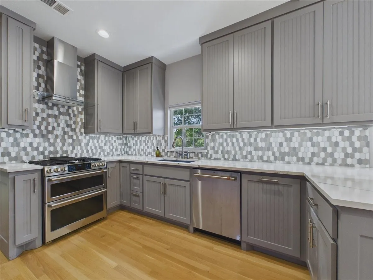 Single Family Residence For Sale in Dallas County , 6100 Victor Street, Dallas, Texas 75214, 4 Bedroom, 2 Bathroom, Garage spaces, 1,752 Sqft, built in 1916, mls#21378346, Real Estate Agent in Dallas, Homes For Sale in Dallas county, Homes For Sale in Dallas, Realtor in Dallas Texas, Real Estate Brokerage Independent Realty Texas, Luminita Cordes Realtor