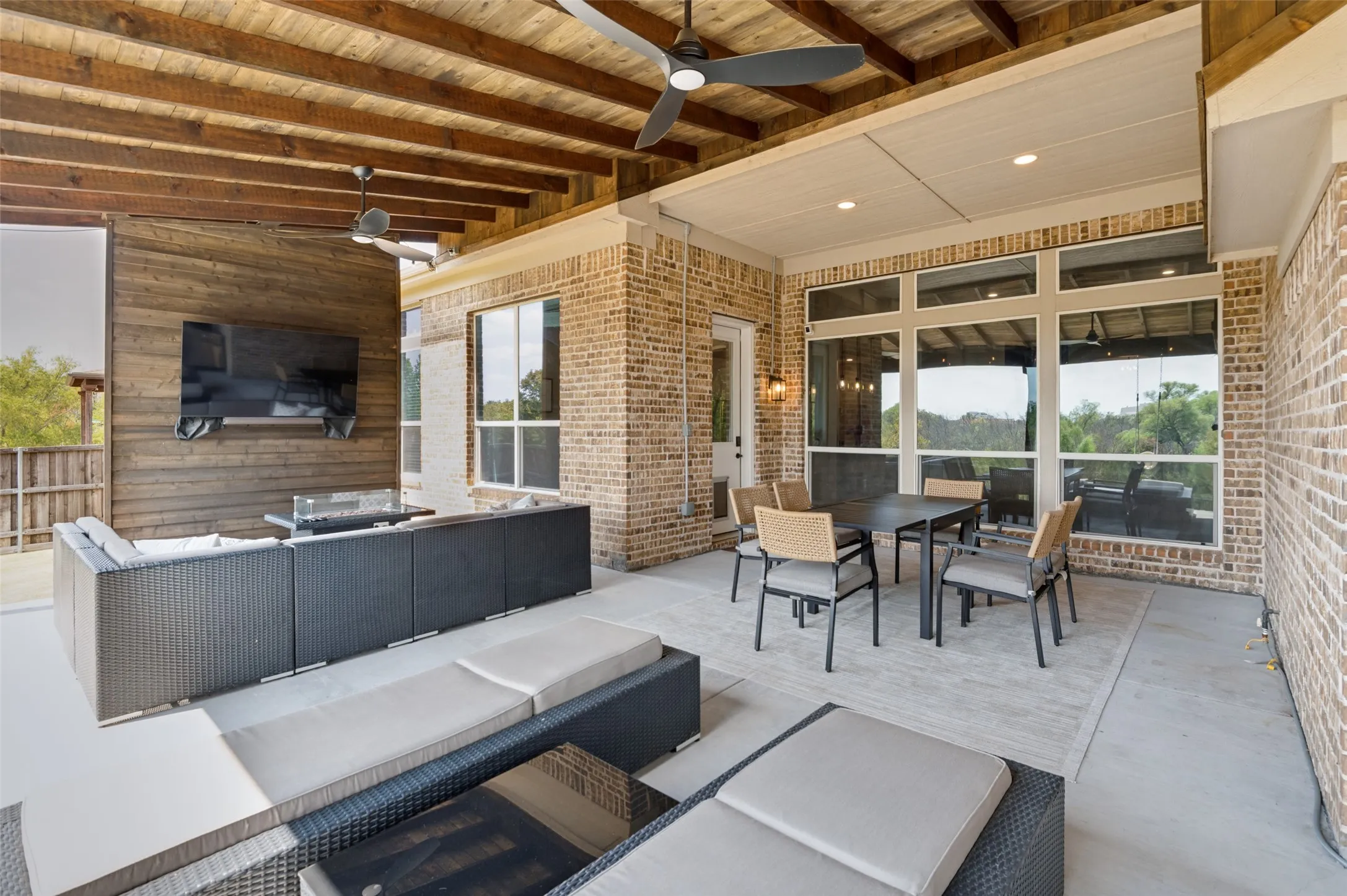 Single Family Residence For Sale in Denton County , 4430 Whispering Lake Drive, Frisco, Texas 75036, 4 Bedroom, 5 Bathroom, 3 Garage spaces, 3,743 Sqft, built in 2014, mls#21381902, Real Estate Agent in Frisco, Homes For Sale in Denton county, Homes For Sale in Frisco, Realtor in Frisco Texas, Real Estate Brokerage Independent Realty Texas, Luminita Cordes Realtor