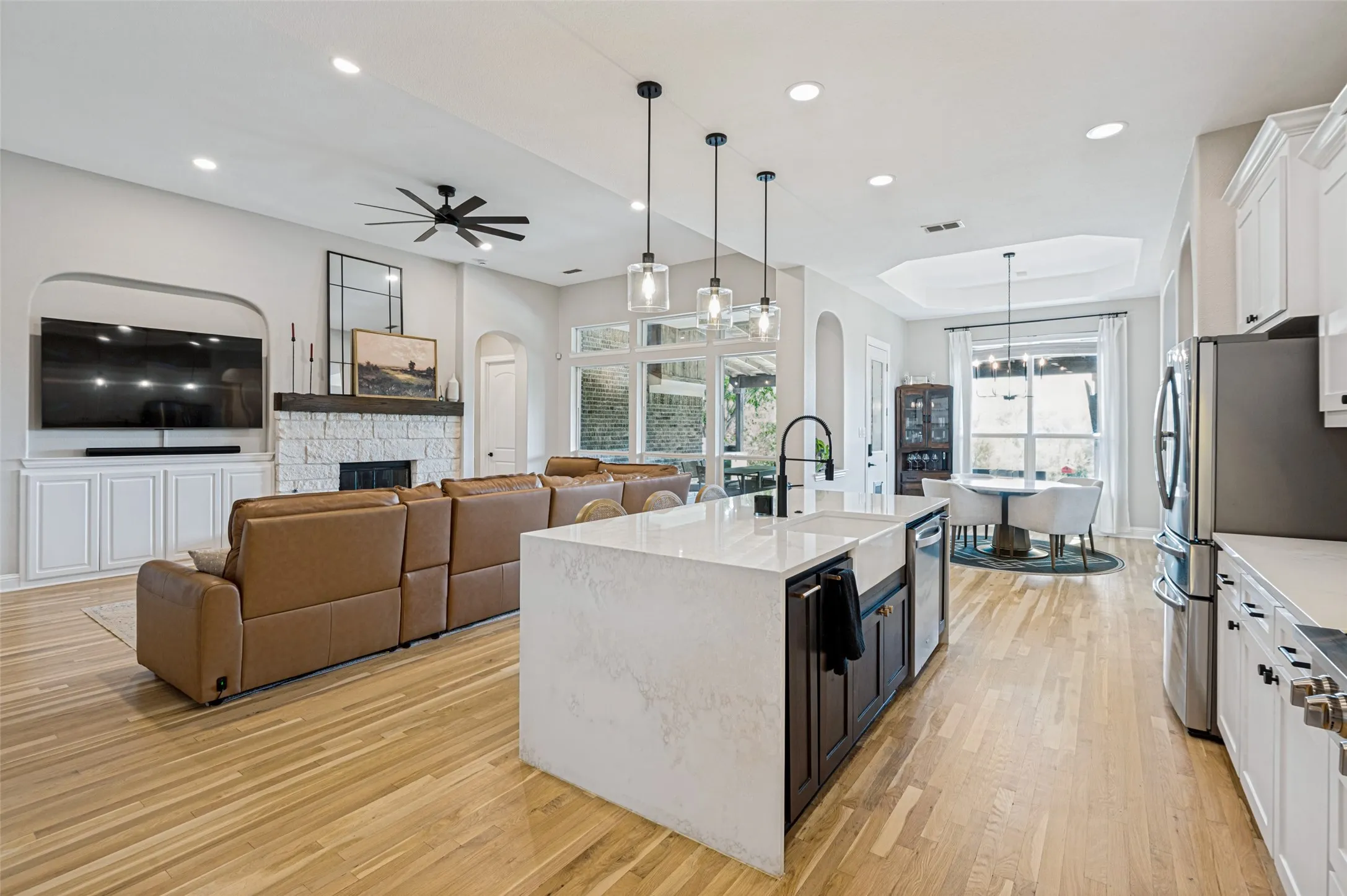 Single Family Residence For Sale in Denton County , 4430 Whispering Lake Drive, Frisco, Texas 75036, 4 Bedroom, 5 Bathroom, 3 Garage spaces, 3,743 Sqft, built in 2014, mls#21381902, Real Estate Agent in Frisco, Homes For Sale in Denton county, Homes For Sale in Frisco, Realtor in Frisco Texas, Real Estate Brokerage Independent Realty Texas, Luminita Cordes Realtor