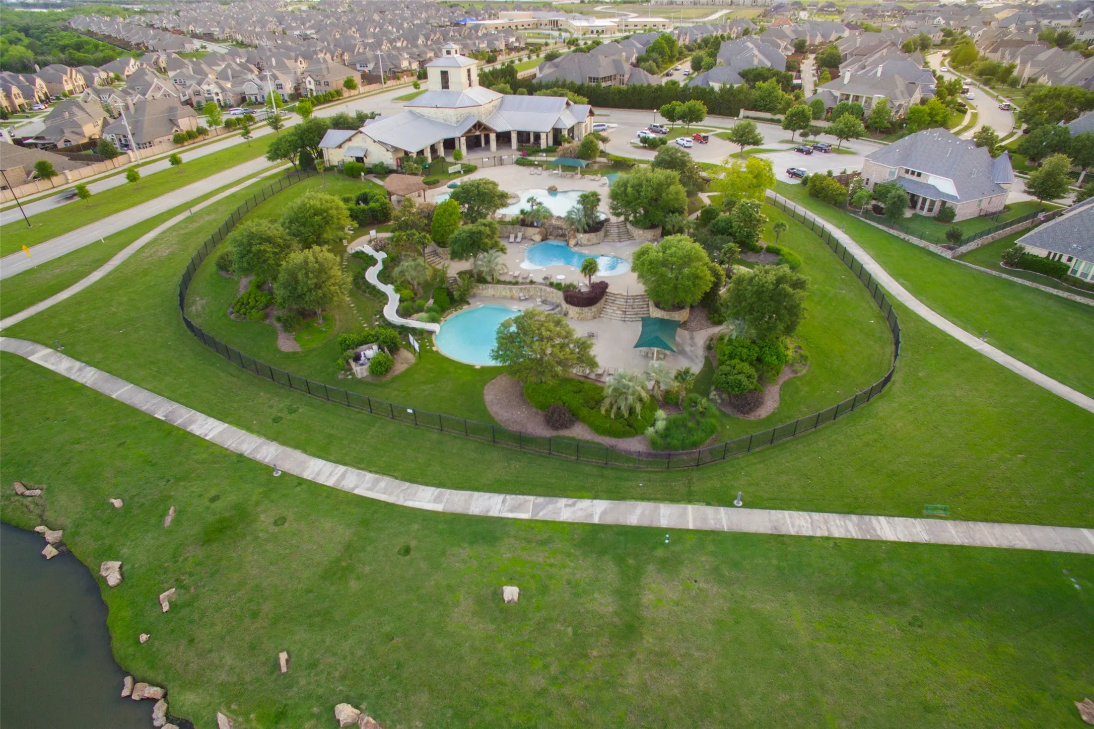 Single Family Residence For Sale in Denton County , 4430 Whispering Lake Drive, Frisco, Texas 75036, 4 Bedroom, 5 Bathroom, 3 Garage spaces, 3,743 Sqft, built in 2014, mls#21381902, Real Estate Agent in Frisco, Homes For Sale in Denton county, Homes For Sale in Frisco, Realtor in Frisco Texas, Real Estate Brokerage Independent Realty Texas, Luminita Cordes Realtor