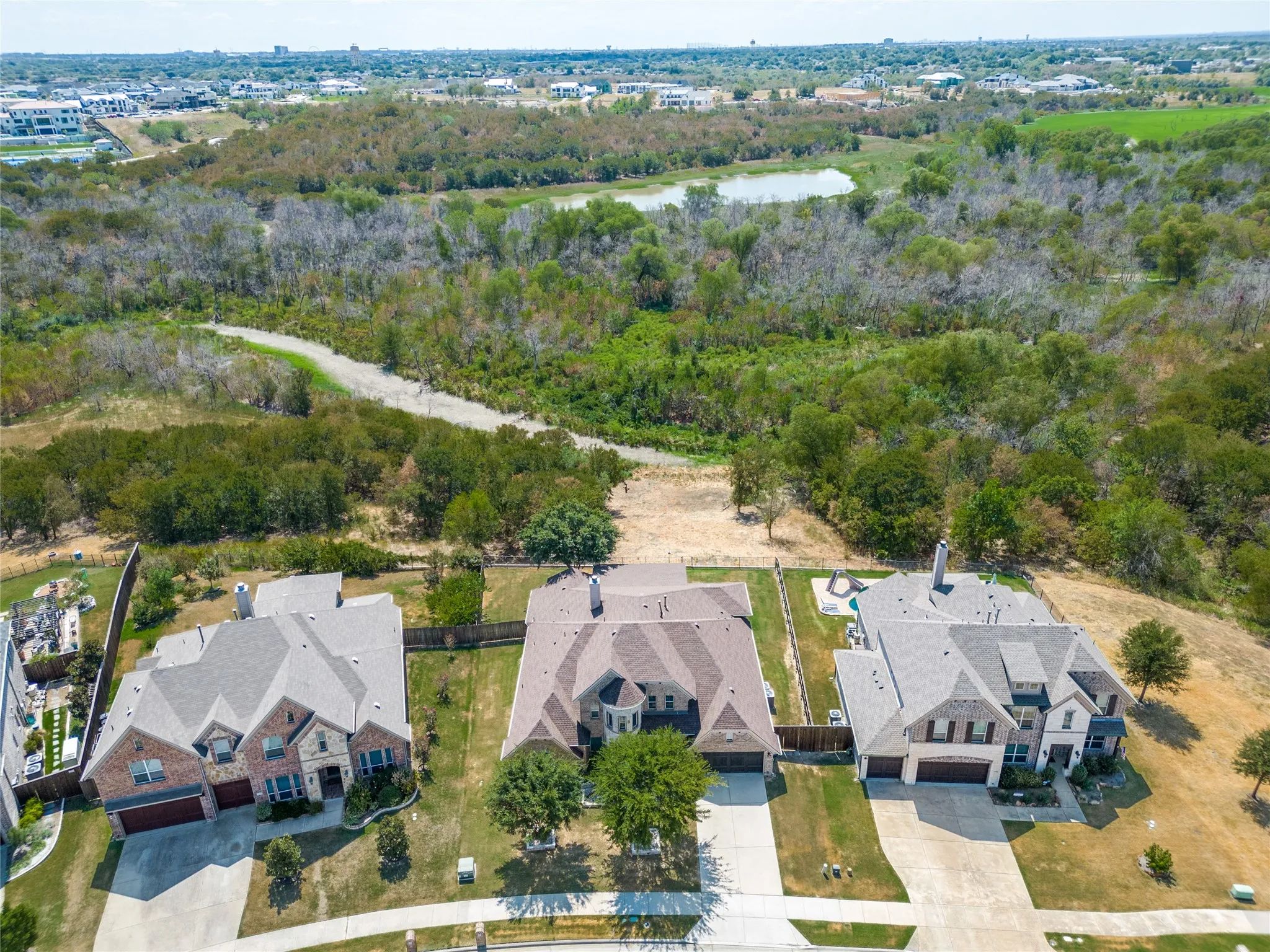 Single Family Residence For Sale in Denton County , 4430 Whispering Lake Drive, Frisco, Texas 75036, 4 Bedroom, 5 Bathroom, 3 Garage spaces, 3,743 Sqft, built in 2014, mls#21381902, Real Estate Agent in Frisco, Homes For Sale in Denton county, Homes For Sale in Frisco, Realtor in Frisco Texas, Real Estate Brokerage Independent Realty Texas, Luminita Cordes Realtor