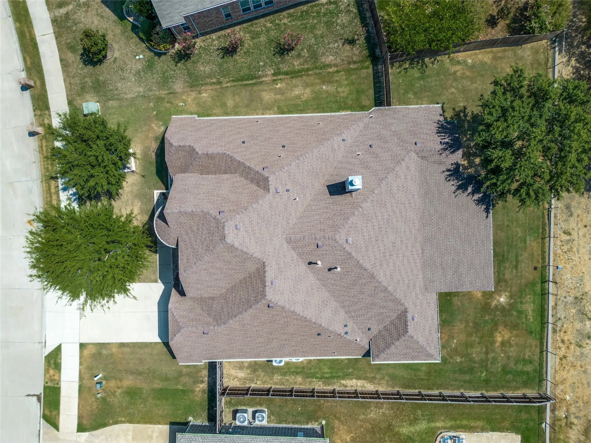 Single Family Residence For Sale in Denton County , 4430 Whispering Lake Drive, Frisco, Texas 75036, 4 Bedroom, 5 Bathroom, 3 Garage spaces, 3,743 Sqft, built in 2014, mls#21381902, Real Estate Agent in Frisco, Homes For Sale in Denton county, Homes For Sale in Frisco, Realtor in Frisco Texas, Real Estate Brokerage Independent Realty Texas, Luminita Cordes Realtor