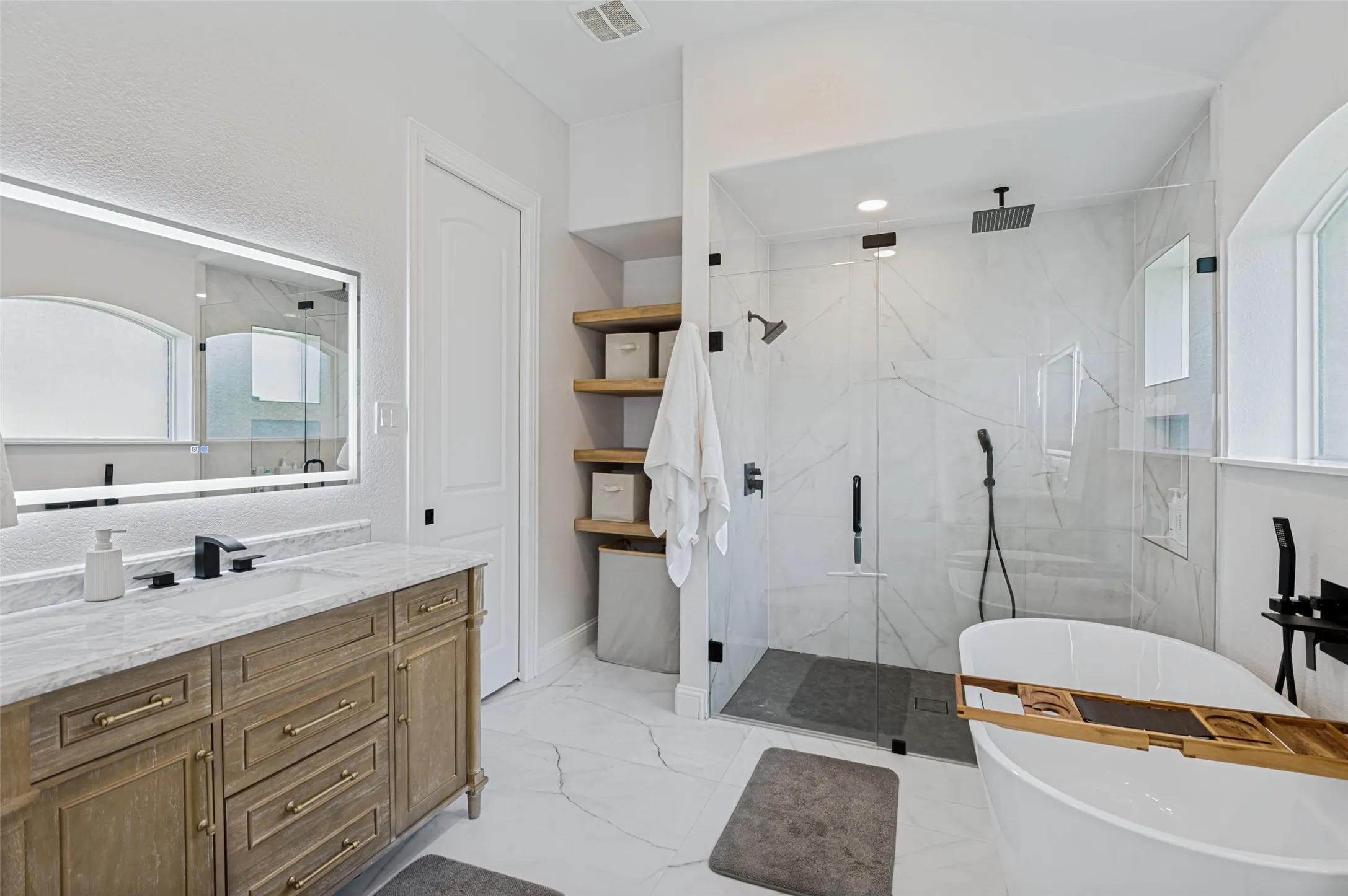 Single Family Residence For Sale in Denton County , 4430 Whispering Lake Drive, Frisco, Texas 75036, 4 Bedroom, 5 Bathroom, 3 Garage spaces, 3,743 Sqft, built in 2014, mls#21381902, Real Estate Agent in Frisco, Homes For Sale in Denton county, Homes For Sale in Frisco, Realtor in Frisco Texas, Real Estate Brokerage Independent Realty Texas, Luminita Cordes Realtor