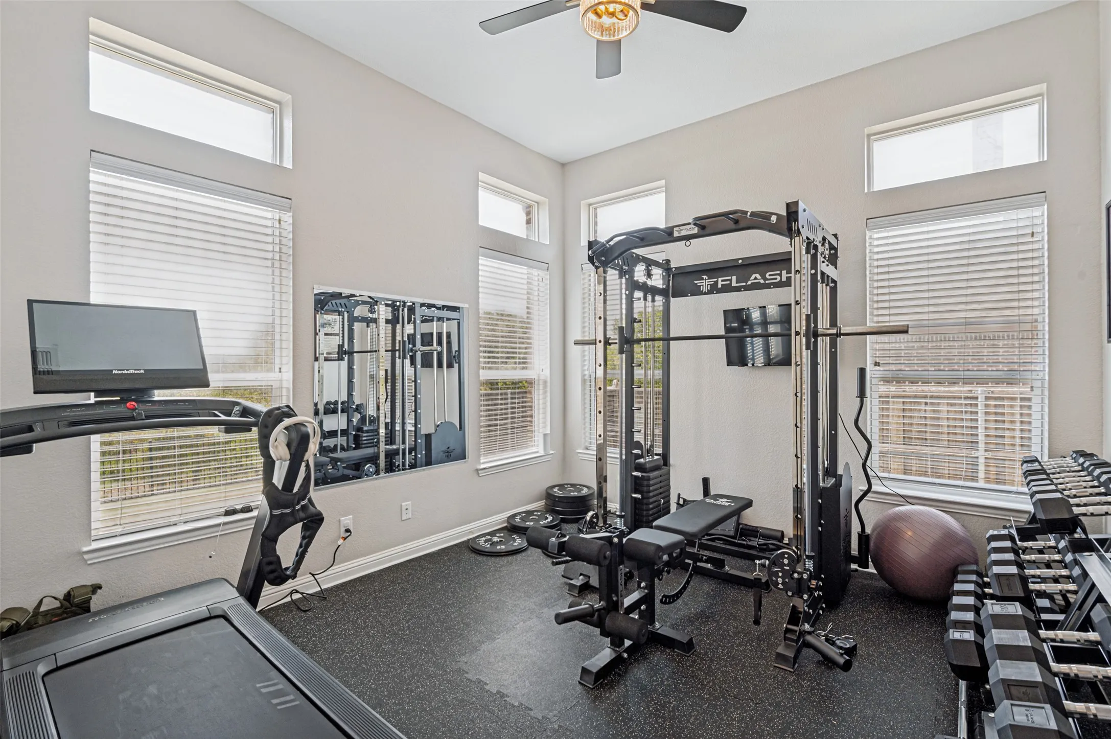 Single Family Residence For Sale in Denton County , 4430 Whispering Lake Drive, Frisco, Texas 75036, 4 Bedroom, 5 Bathroom, 3 Garage spaces, 3,743 Sqft, built in 2014, mls#21381902, Real Estate Agent in Frisco, Homes For Sale in Denton county, Homes For Sale in Frisco, Realtor in Frisco Texas, Real Estate Brokerage Independent Realty Texas, Luminita Cordes Realtor