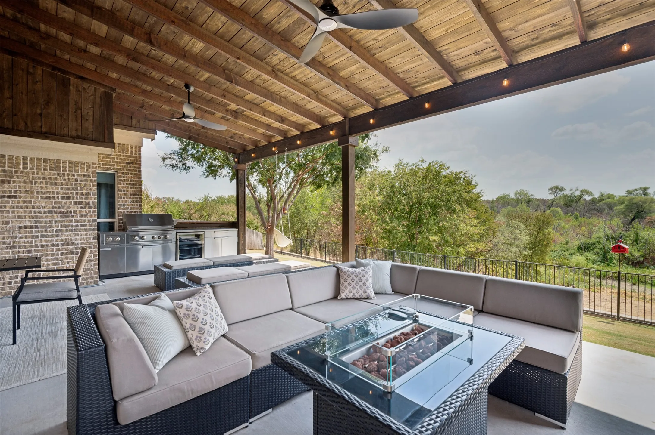 Single Family Residence For Sale in Denton County , 4430 Whispering Lake Drive, Frisco, Texas 75036, 4 Bedroom, 5 Bathroom, 3 Garage spaces, 3,743 Sqft, built in 2014, mls#21381902, Real Estate Agent in Frisco, Homes For Sale in Denton county, Homes For Sale in Frisco, Realtor in Frisco Texas, Real Estate Brokerage Independent Realty Texas, Luminita Cordes Realtor