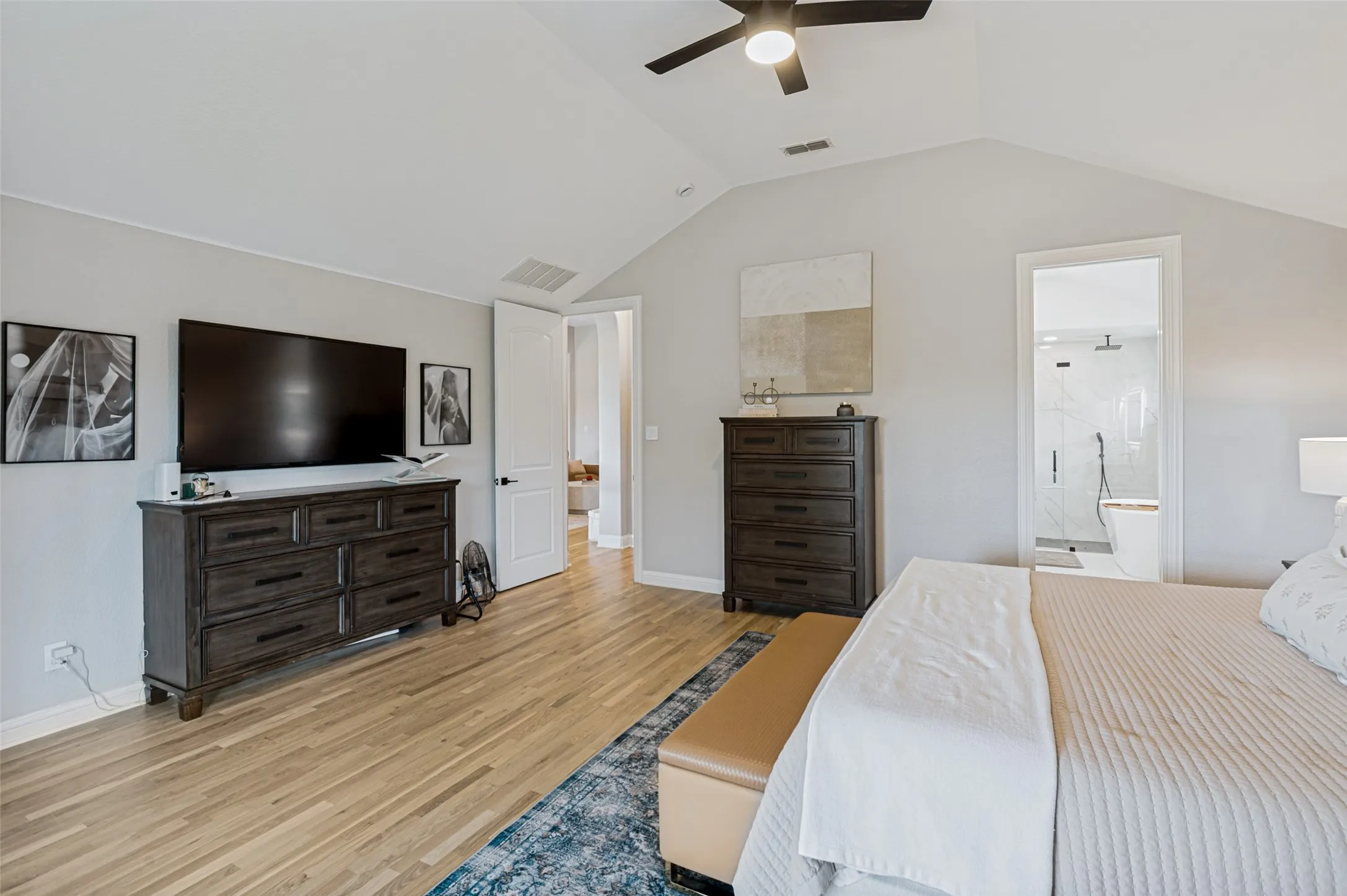 Single Family Residence For Sale in Denton County , 4430 Whispering Lake Drive, Frisco, Texas 75036, 4 Bedroom, 5 Bathroom, 3 Garage spaces, 3,743 Sqft, built in 2014, mls#21381902, Real Estate Agent in Frisco, Homes For Sale in Denton county, Homes For Sale in Frisco, Realtor in Frisco Texas, Real Estate Brokerage Independent Realty Texas, Luminita Cordes Realtor