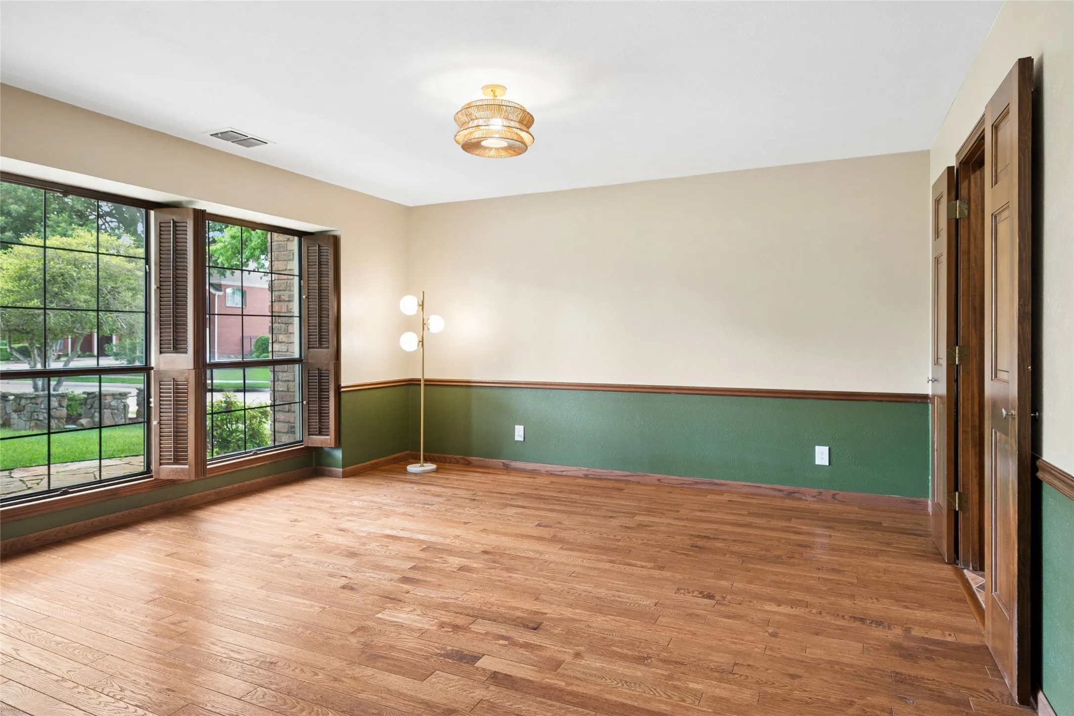 Dining Room non- staged.