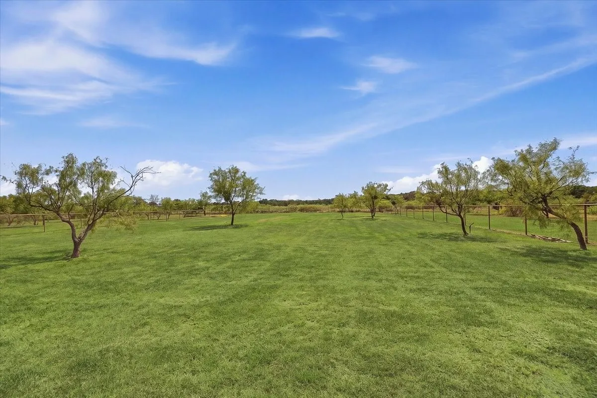 Single Family Residence For Sale in Parker County , 122 Post Oak Way, Weatherford, Texas 76087, 4 Bedroom, 2 Bathroom, 2 Garage spaces, 2,430 Sqft, built in 2018, mls#21382232, Real Estate Agent in Weatherford, Homes For Sale in Parker county, Homes For Sale in Weatherford, Realtor in Weatherford Texas, Real Estate Brokerage Independent Realty Texas, Luminita Cordes Realtor