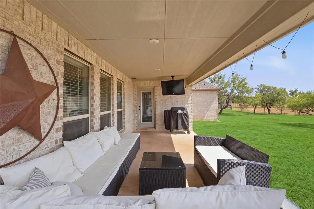 Single Family Residence For Sale in Parker County , 122 Post Oak Way, Weatherford, Texas 76087, 4 Bedroom, 2 Bathroom, 2 Garage spaces, 2,430 Sqft, built in 2018, mls#21382232, Real Estate Agent in Weatherford, Homes For Sale in Parker county, Homes For Sale in Weatherford, Realtor in Weatherford Texas, Real Estate Brokerage Independent Realty Texas, Luminita Cordes Realtor