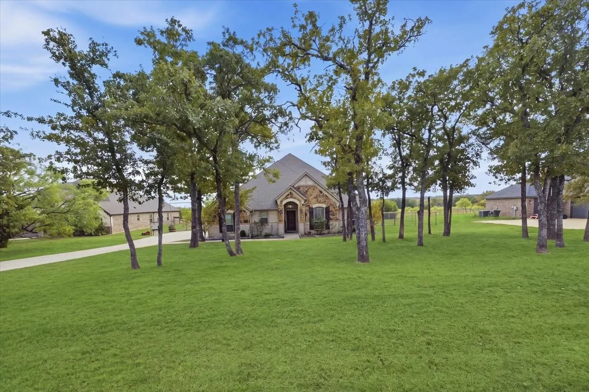 Single Family Residence For Sale in Parker County , 122 Post Oak Way, Weatherford, Texas 76087, 4 Bedroom, 2 Bathroom, 2 Garage spaces, 2,430 Sqft, built in 2018, mls#21382232, Real Estate Agent in Weatherford, Homes For Sale in Parker county, Homes For Sale in Weatherford, Realtor in Weatherford Texas, Real Estate Brokerage Independent Realty Texas, Luminita Cordes Realtor