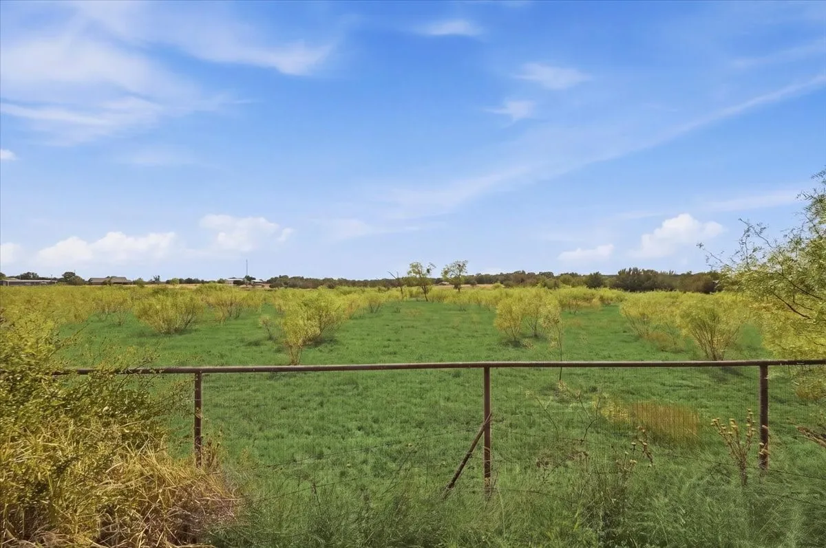 Single Family Residence For Sale in Parker County , 122 Post Oak Way, Weatherford, Texas 76087, 4 Bedroom, 2 Bathroom, 2 Garage spaces, 2,430 Sqft, built in 2018, mls#21382232, Real Estate Agent in Weatherford, Homes For Sale in Parker county, Homes For Sale in Weatherford, Realtor in Weatherford Texas, Real Estate Brokerage Independent Realty Texas, Luminita Cordes Realtor