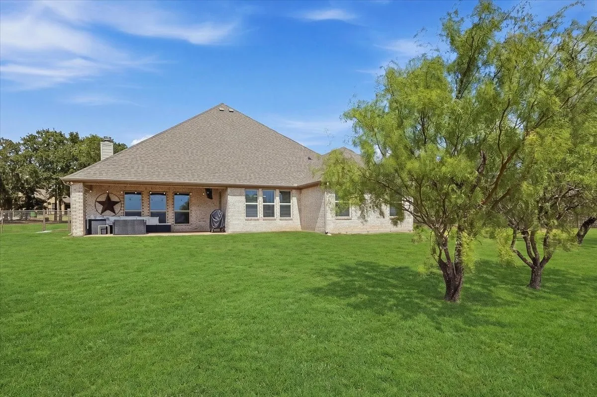 Single Family Residence For Sale in Parker County , 122 Post Oak Way, Weatherford, Texas 76087, 4 Bedroom, 2 Bathroom, 2 Garage spaces, 2,430 Sqft, built in 2018, mls#21382232, Real Estate Agent in Weatherford, Homes For Sale in Parker county, Homes For Sale in Weatherford, Realtor in Weatherford Texas, Real Estate Brokerage Independent Realty Texas, Luminita Cordes Realtor