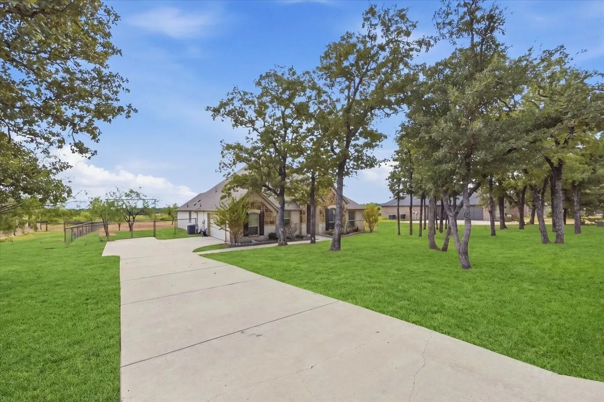 Single Family Residence For Sale in Parker County , 122 Post Oak Way, Weatherford, Texas 76087, 4 Bedroom, 2 Bathroom, 2 Garage spaces, 2,430 Sqft, built in 2018, mls#21382232, Real Estate Agent in Weatherford, Homes For Sale in Parker county, Homes For Sale in Weatherford, Realtor in Weatherford Texas, Real Estate Brokerage Independent Realty Texas, Luminita Cordes Realtor