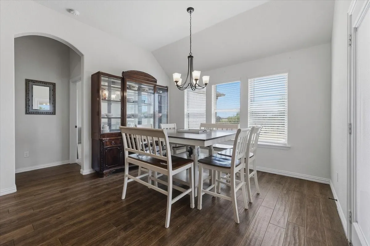 Single Family Residence For Sale in Parker County , 122 Post Oak Way, Weatherford, Texas 76087, 4 Bedroom, 2 Bathroom, 2 Garage spaces, 2,430 Sqft, built in 2018, mls#21382232, Real Estate Agent in Weatherford, Homes For Sale in Parker county, Homes For Sale in Weatherford, Realtor in Weatherford Texas, Real Estate Brokerage Independent Realty Texas, Luminita Cordes Realtor