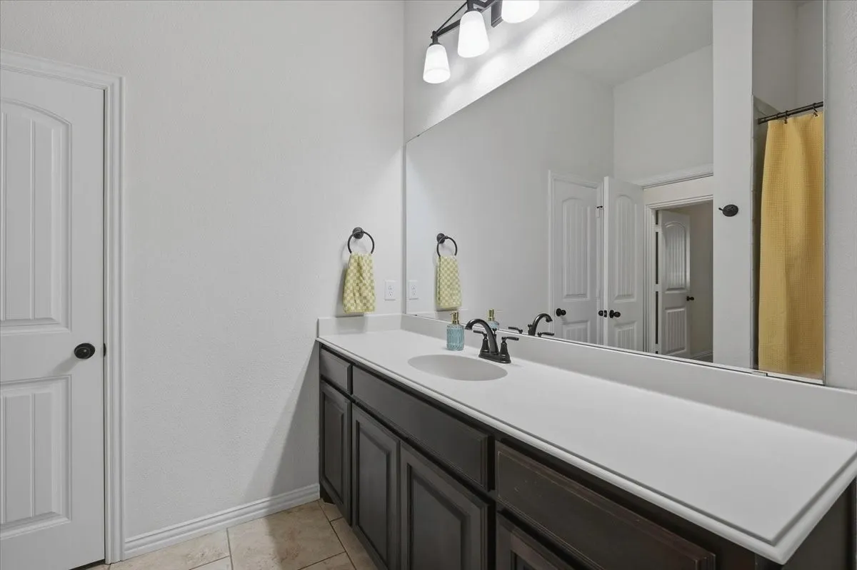 Single Family Residence For Sale in Parker County , 122 Post Oak Way, Weatherford, Texas 76087, 4 Bedroom, 2 Bathroom, 2 Garage spaces, 2,430 Sqft, built in 2018, mls#21382232, Real Estate Agent in Weatherford, Homes For Sale in Parker county, Homes For Sale in Weatherford, Realtor in Weatherford Texas, Real Estate Brokerage Independent Realty Texas, Luminita Cordes Realtor