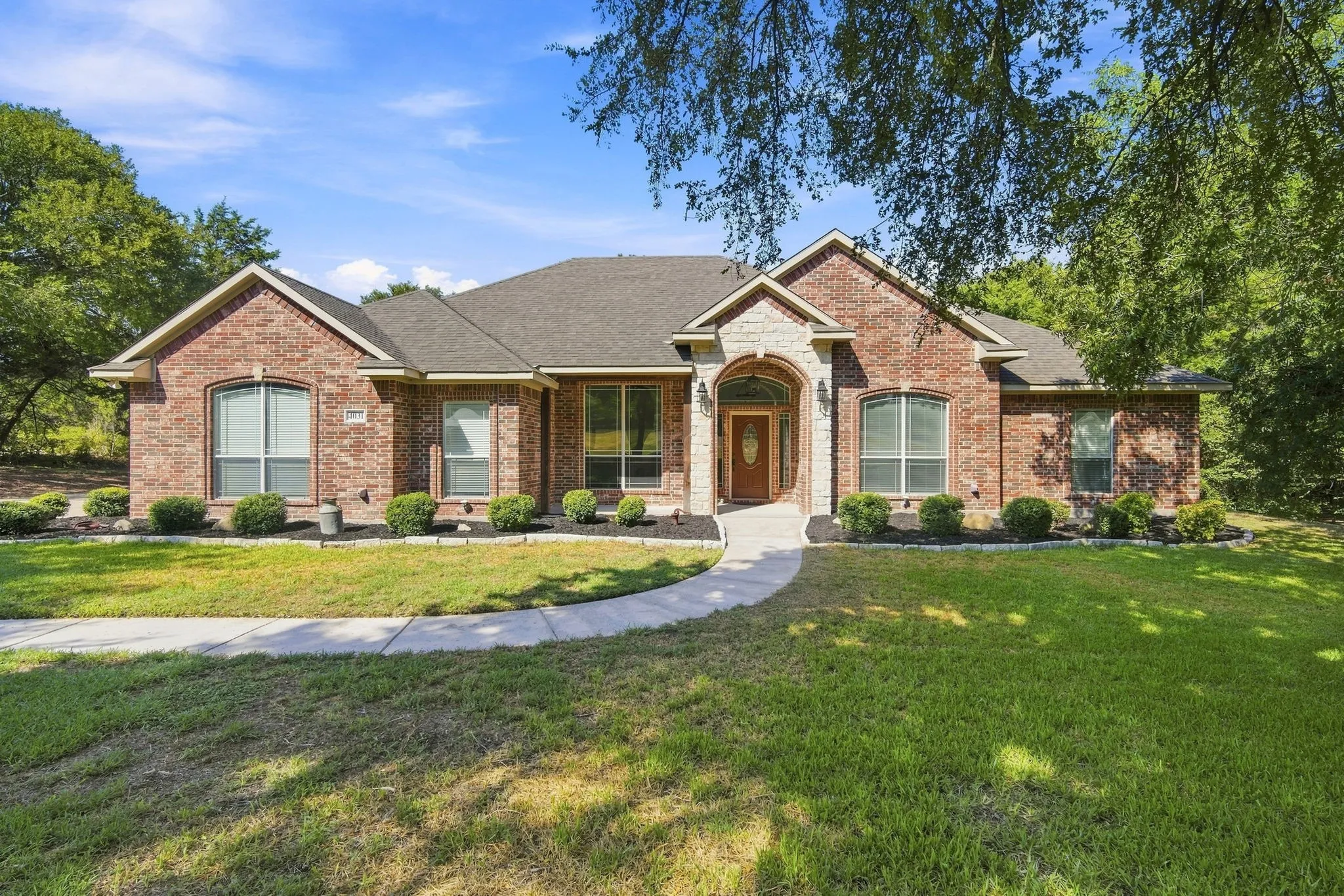 Single Family Residence For Sale in Ellis County , 4031 Morgans Way, Midlothian, Texas 76065, 5 Bedroom, 3 Bathroom, 3 Garage spaces, 2,383 Sqft, built in 2003, mls#21381817, Real Estate Agent in Midlothian, Homes For Sale in Ellis county, Homes For Sale in Midlothian, Realtor in Midlothian Texas, Real Estate Brokerage Independent Realty Texas, Luminita Cordes Realtor