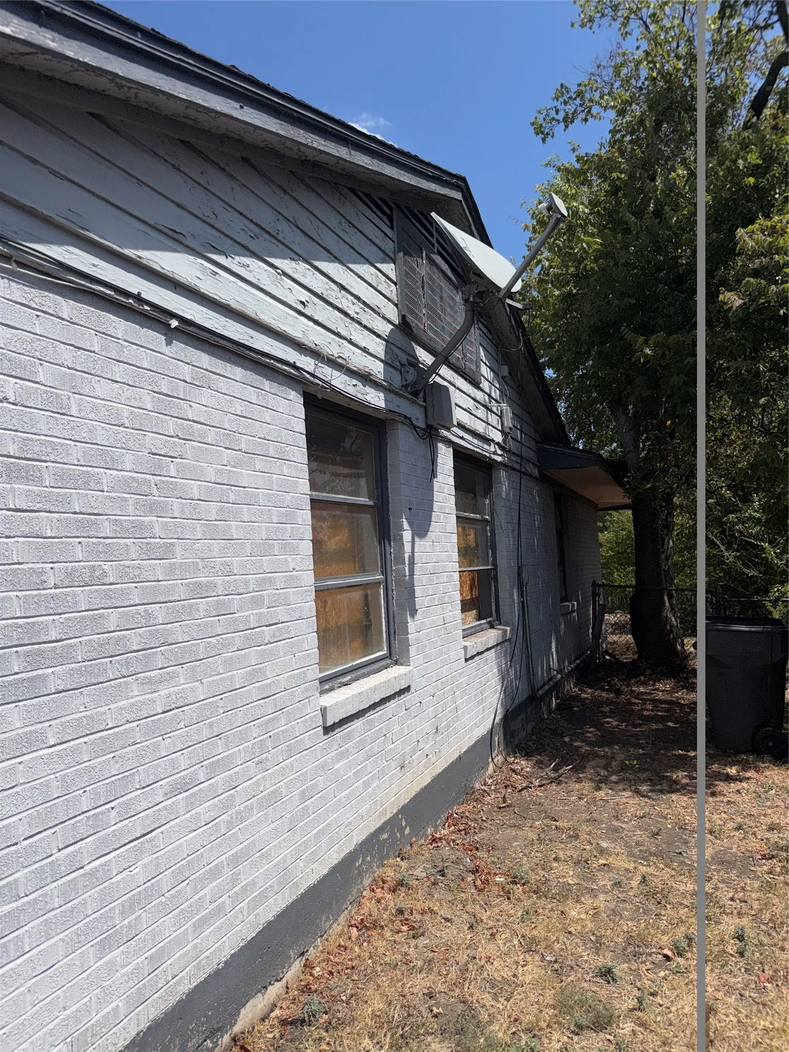Single Family Residence For Sale in Dallas County , 7014 Brierfield Drive, Dallas, Texas 75232, 4 Bedroom, 2 Bathroom, Garage spaces, 1,542 Sqft, built in 1956, mls#21382898, Real Estate Agent in Dallas, Homes For Sale in Dallas county, Homes For Sale in Dallas, Realtor in Dallas Texas, Real Estate Brokerage Independent Realty Texas, Luminita Cordes Realtor
