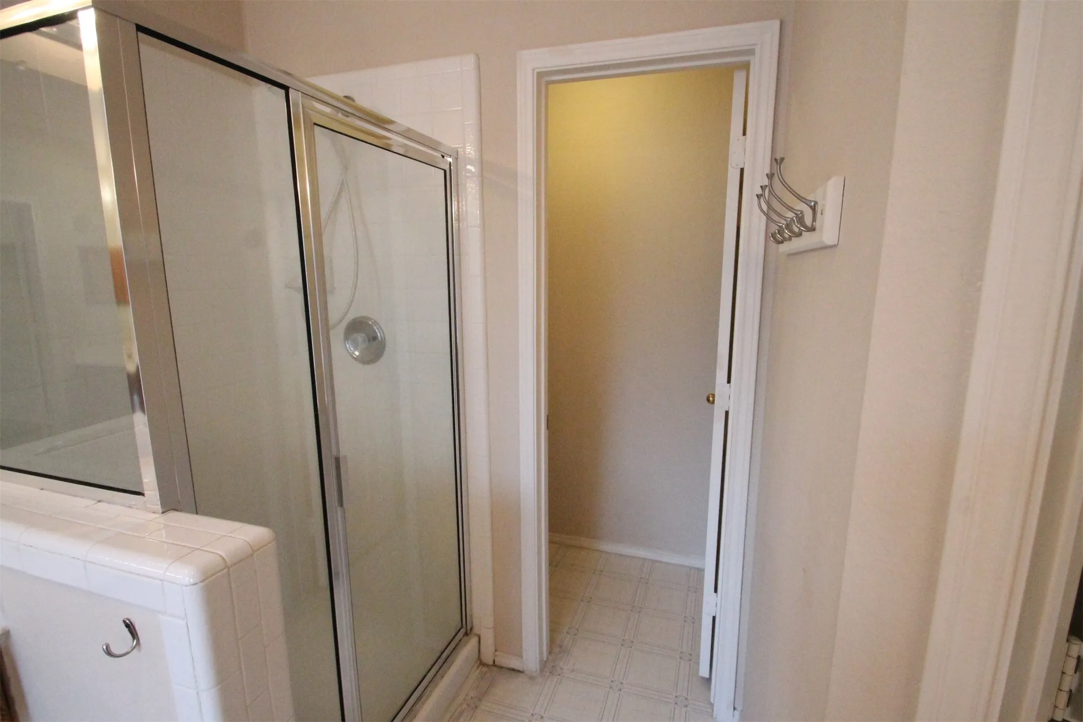 Single Family Residence For Rent in Collin County , 2920 COVENTRY LN, Mc Kinney, Texas 75069, 3 Bedroom, 2 Bathroom, 2 Garage spaces, 2,105 Sqft, built in 1997, mls#21382902, Real Estate Agent in Mc Kinney, Homes For Rent in Collin county, Homes For Rent in Mc Kinney, Realtor in Mc Kinney Texas, Real Estate Brokerage Independent Realty Texas, Luminita Cordes Realtor