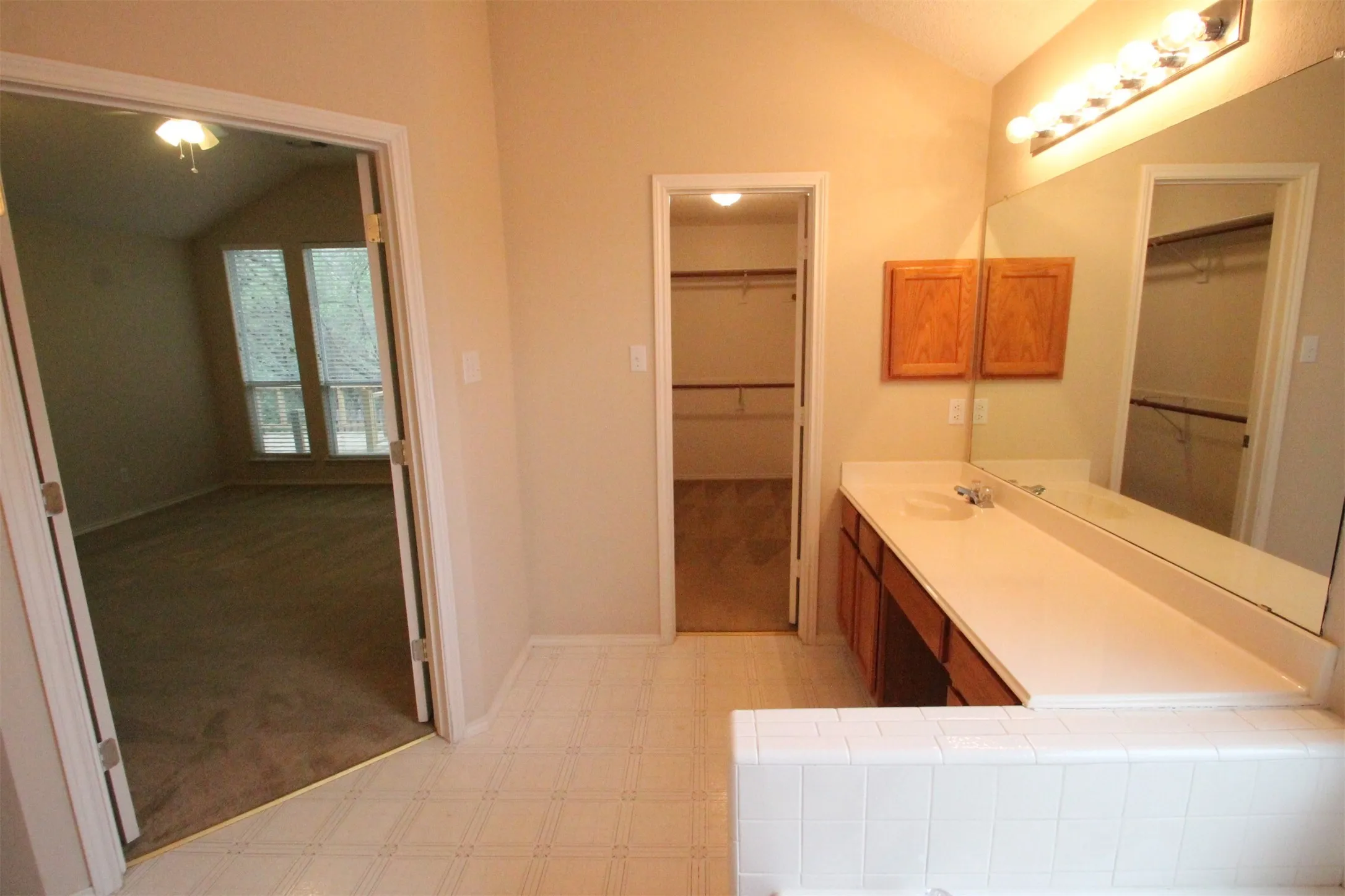 Single Family Residence For Rent in Collin County , 2920 COVENTRY LN, Mc Kinney, Texas 75069, 3 Bedroom, 2 Bathroom, 2 Garage spaces, 2,105 Sqft, built in 1997, mls#21382902, Real Estate Agent in Mc Kinney, Homes For Rent in Collin county, Homes For Rent in Mc Kinney, Realtor in Mc Kinney Texas, Real Estate Brokerage Independent Realty Texas, Luminita Cordes Realtor