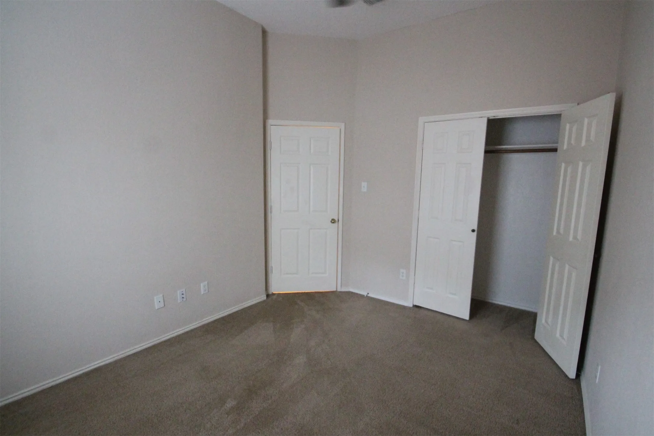 Single Family Residence For Rent in Collin County , 2920 COVENTRY LN, Mc Kinney, Texas 75069, 3 Bedroom, 2 Bathroom, 2 Garage spaces, 2,105 Sqft, built in 1997, mls#21382902, Real Estate Agent in Mc Kinney, Homes For Rent in Collin county, Homes For Rent in Mc Kinney, Realtor in Mc Kinney Texas, Real Estate Brokerage Independent Realty Texas, Luminita Cordes Realtor