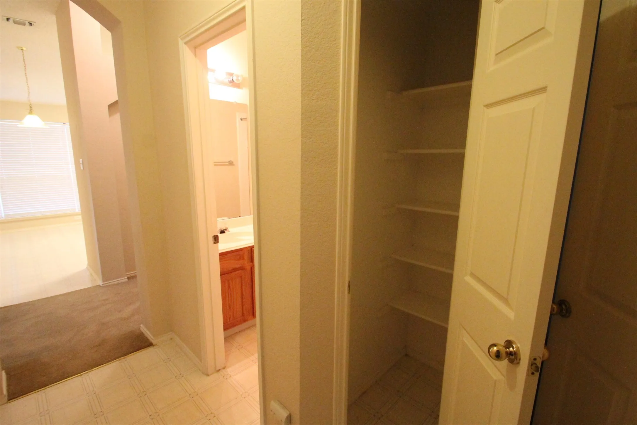 Single Family Residence For Rent in Collin County , 2920 COVENTRY LN, Mc Kinney, Texas 75069, 3 Bedroom, 2 Bathroom, 2 Garage spaces, 2,105 Sqft, built in 1997, mls#21382902, Real Estate Agent in Mc Kinney, Homes For Rent in Collin county, Homes For Rent in Mc Kinney, Realtor in Mc Kinney Texas, Real Estate Brokerage Independent Realty Texas, Luminita Cordes Realtor
