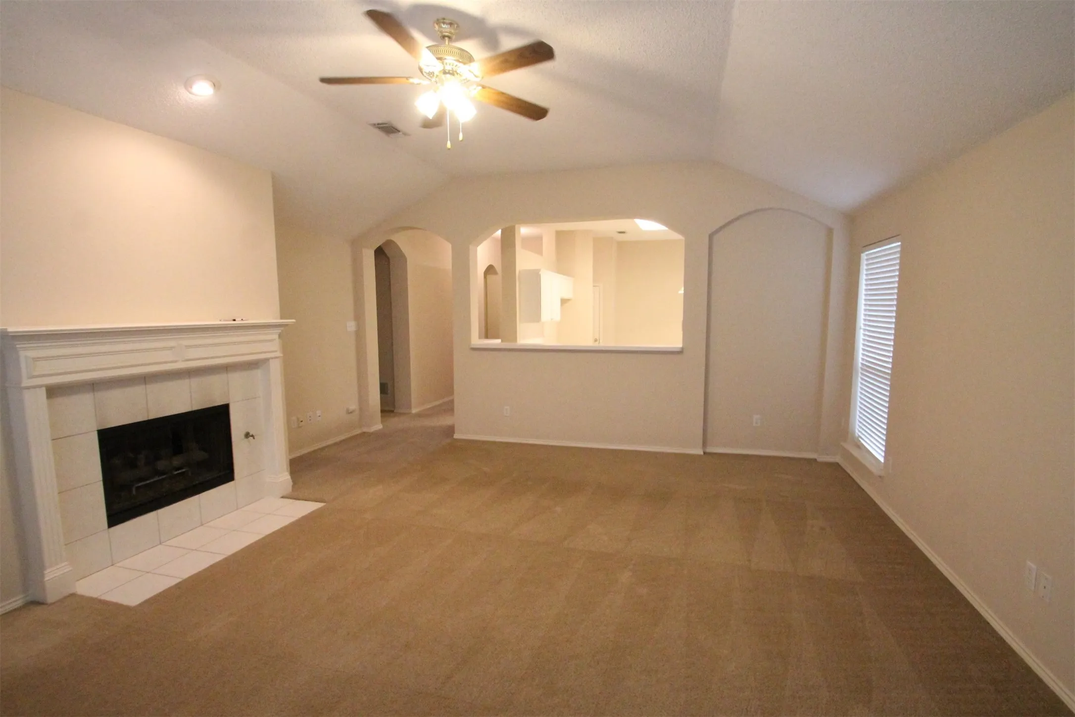 Single Family Residence For Rent in Collin County , 2920 COVENTRY LN, Mc Kinney, Texas 75069, 3 Bedroom, 2 Bathroom, 2 Garage spaces, 2,105 Sqft, built in 1997, mls#21382902, Real Estate Agent in Mc Kinney, Homes For Rent in Collin county, Homes For Rent in Mc Kinney, Realtor in Mc Kinney Texas, Real Estate Brokerage Independent Realty Texas, Luminita Cordes Realtor