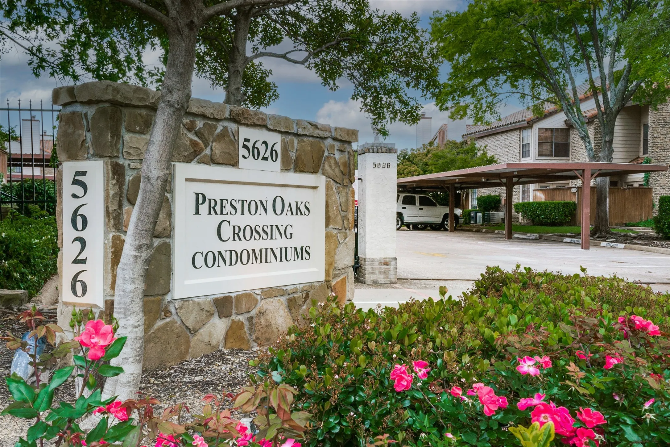 Condominium For Rent in Dallas County , 5626 Preston Oaks Road 37D, Dallas, Texas 75254, 2 Bedroom, 3 Bathroom, Garage spaces, 1,135 Sqft, built in 1981, mls#21382080, Real Estate Agent in Dallas, Homes For Rent in Dallas county, Homes For Rent in Dallas, Realtor in Dallas Texas, Real Estate Brokerage Independent Realty Texas, Luminita Cordes Realtor
